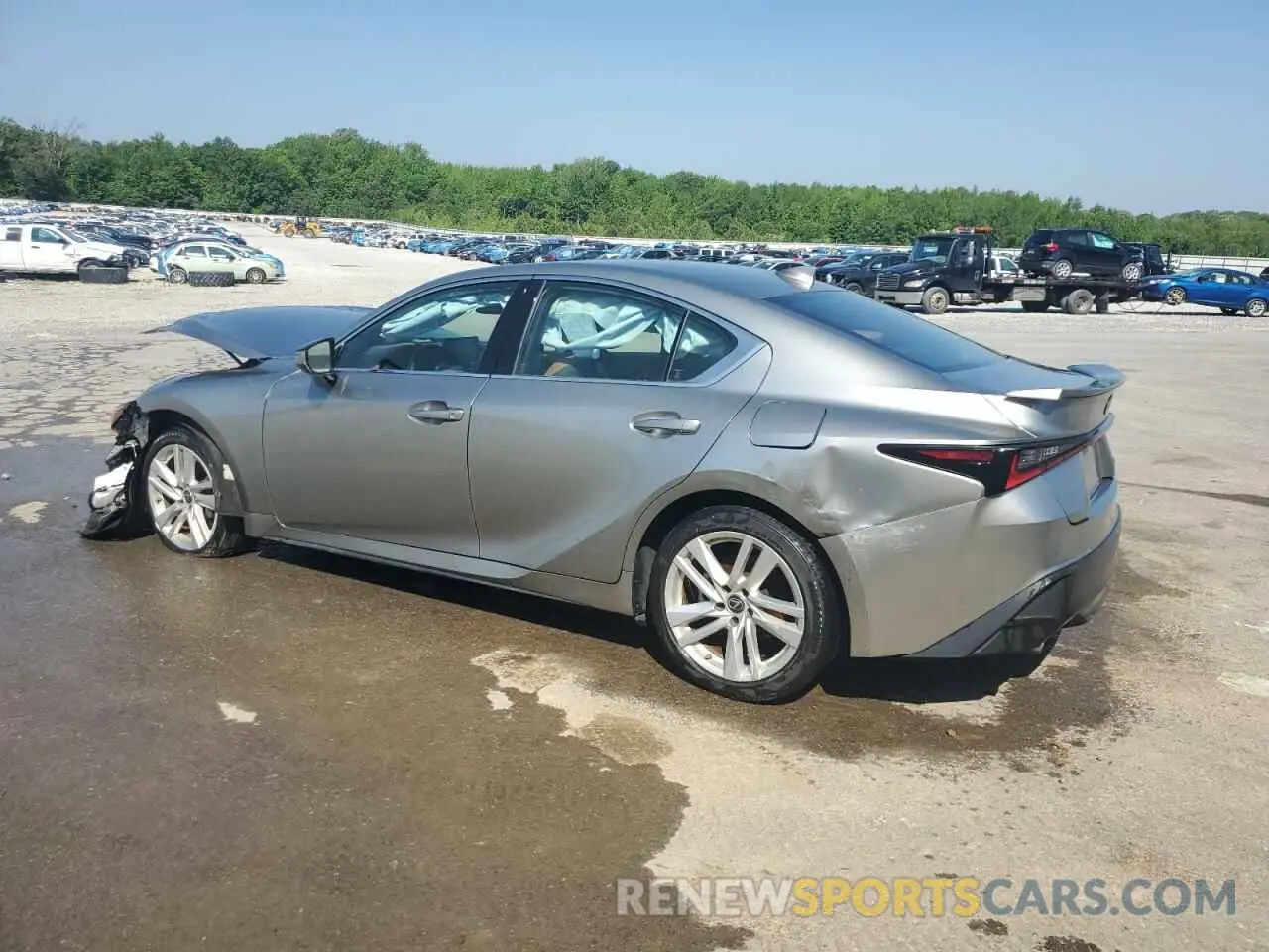 2 Фотография поврежденного автомобиля JTHCA1D24N5122168 LEXUS IS 2022