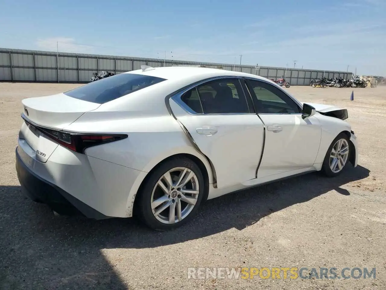 3 Фотография поврежденного автомобиля JTHCA1D29N5120674 LEXUS IS 2022