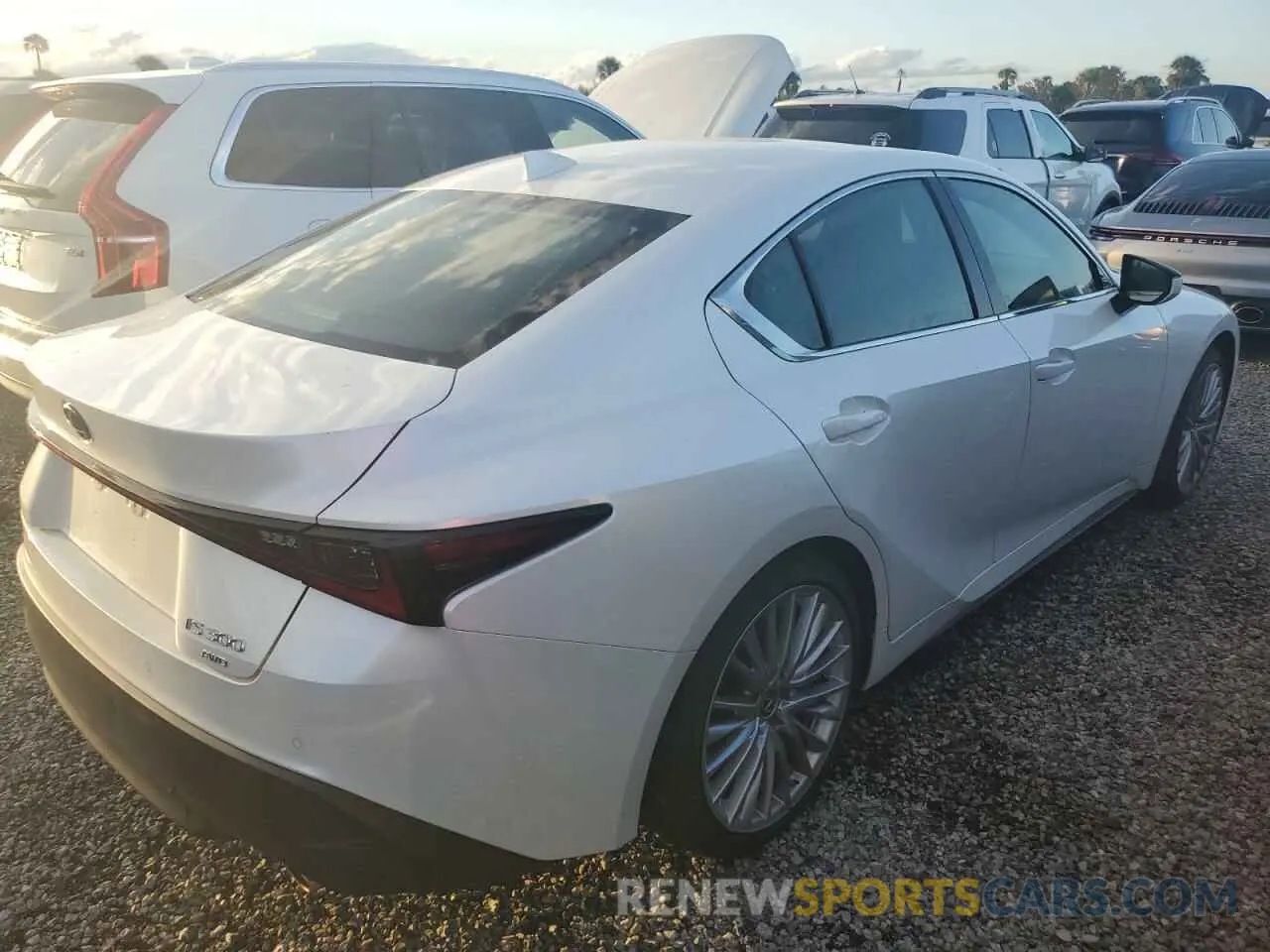 3 Фотография поврежденного автомобиля JTHD81F2XN5049918 LEXUS IS 2022