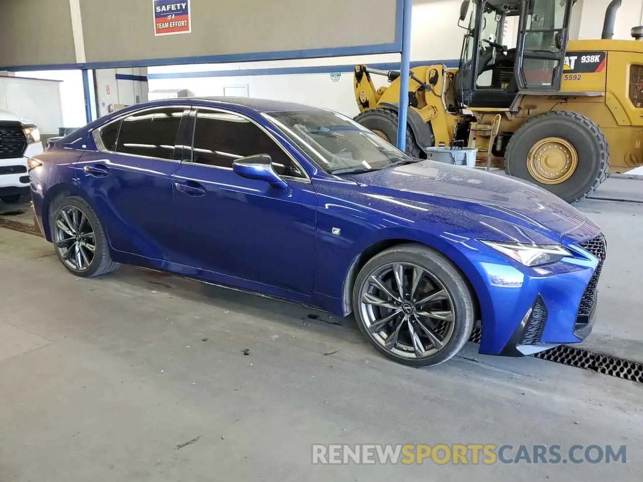 4 Фотография поврежденного автомобиля JTHG81F28N5048165 LEXUS IS 2022