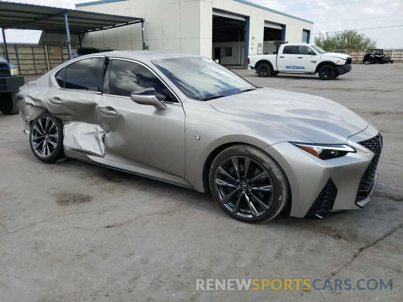 4 Фотография поврежденного автомобиля JTHGZ1B23P5060648 LEXUS IS 2023