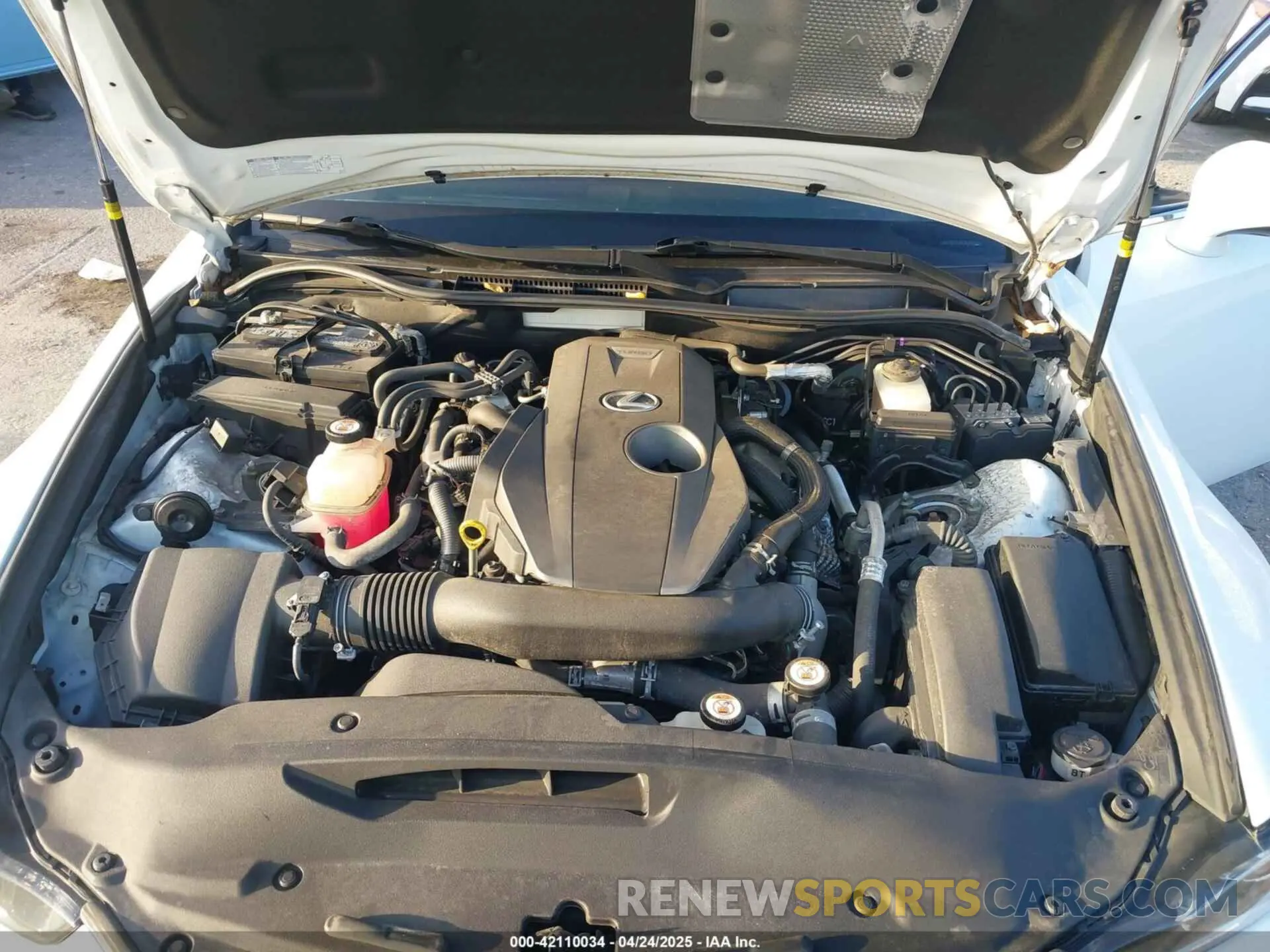 10 Фотография поврежденного автомобиля JTHBA1D21K5093168 LEXUS IS 300 2019