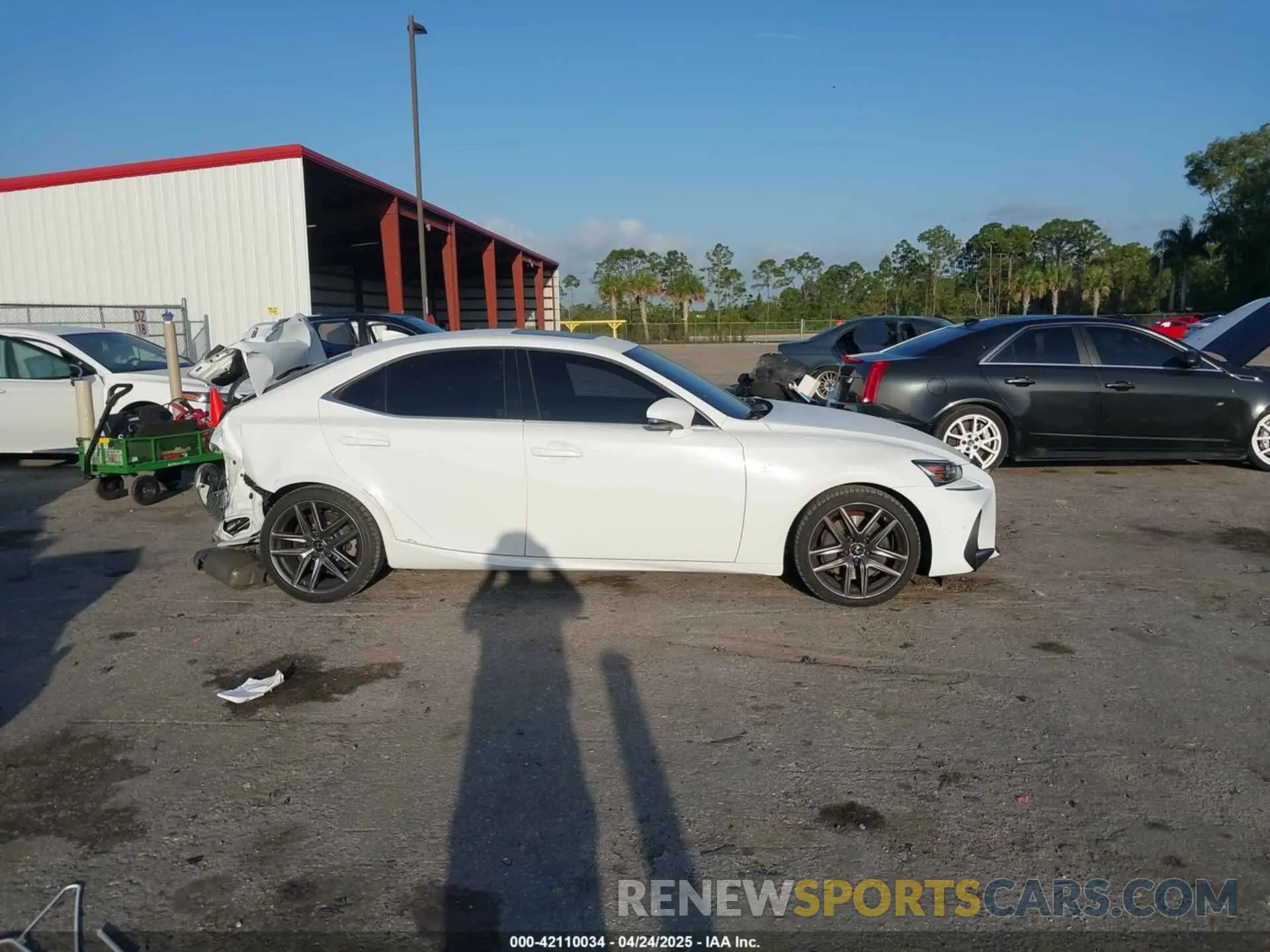 14 Фотография поврежденного автомобиля JTHBA1D21K5093168 LEXUS IS 300 2019