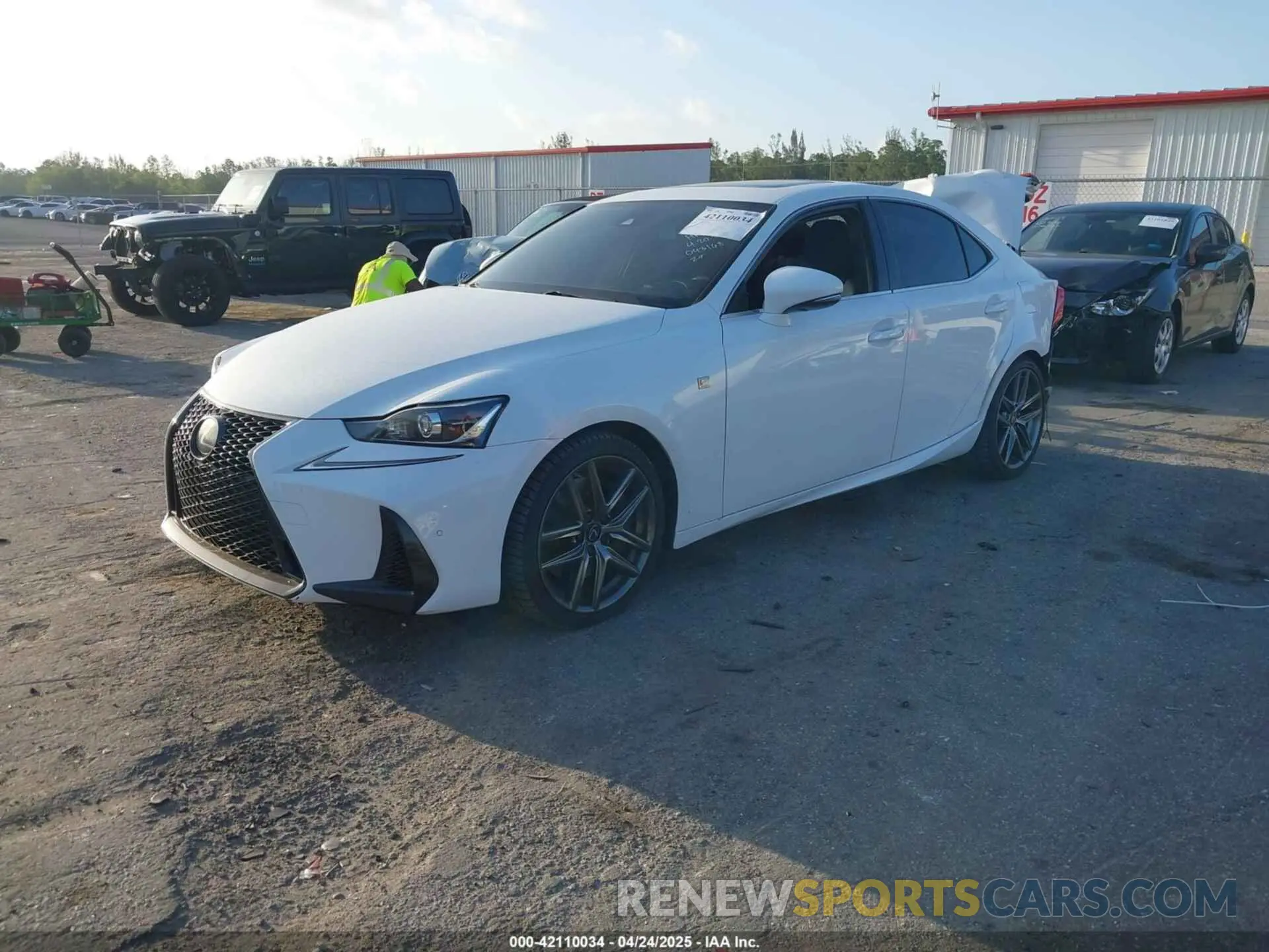 2 Фотография поврежденного автомобиля JTHBA1D21K5093168 LEXUS IS 300 2019
