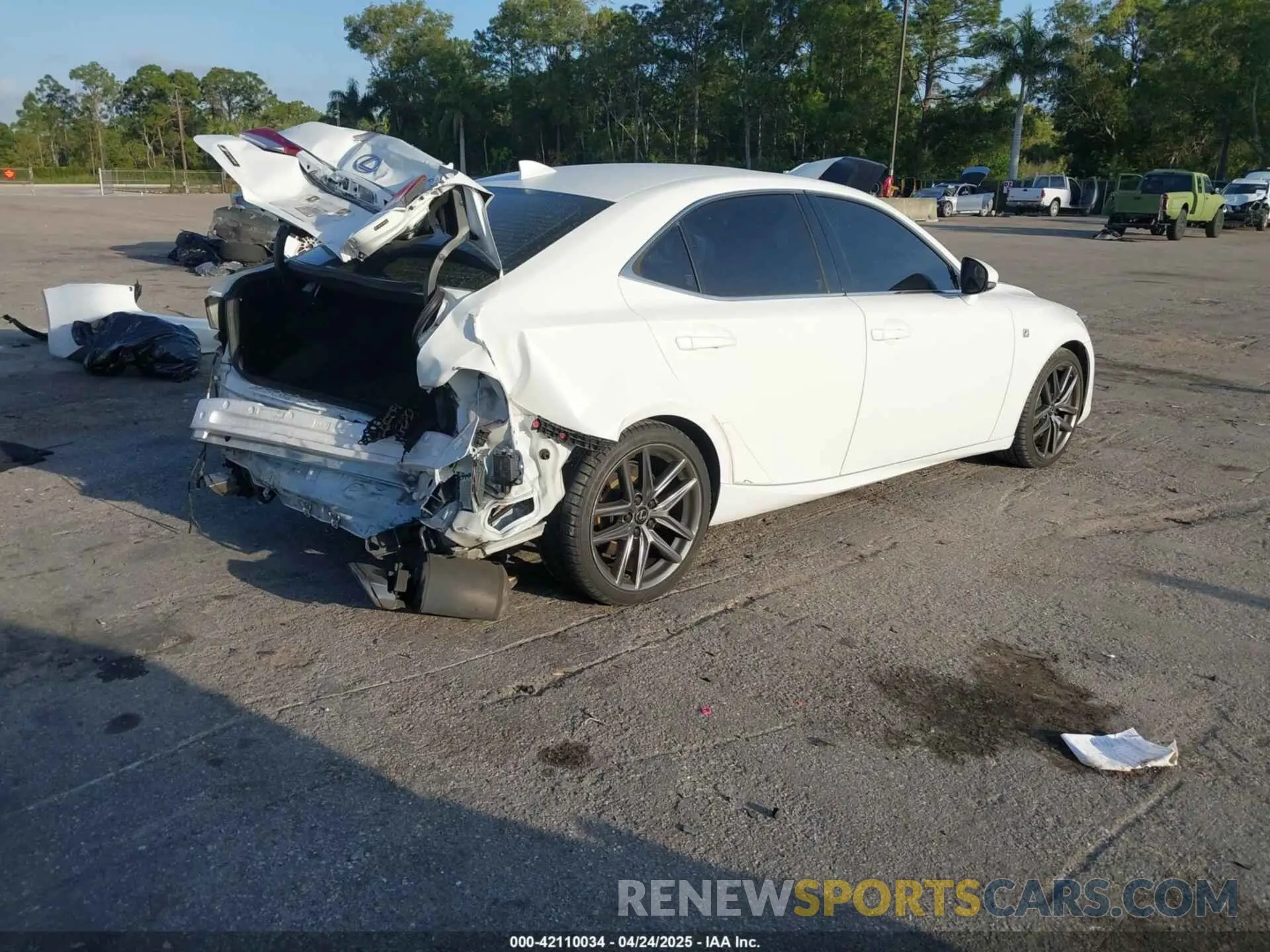 4 Фотография поврежденного автомобиля JTHBA1D21K5093168 LEXUS IS 300 2019