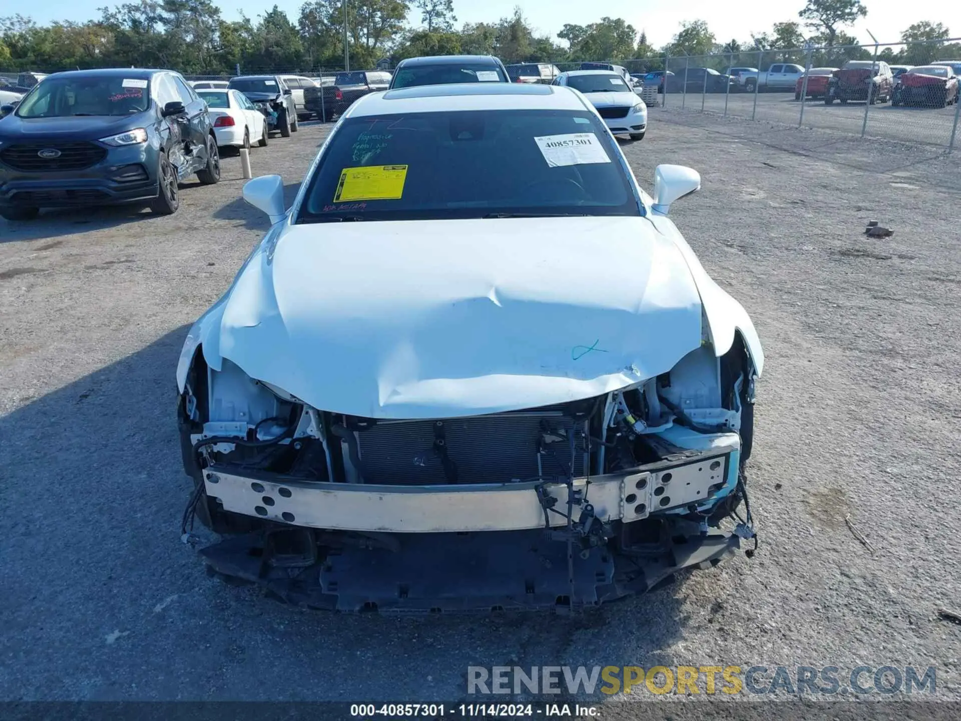 13 Фотография поврежденного автомобиля JTHBA1D21K5094546 LEXUS IS 300 2019