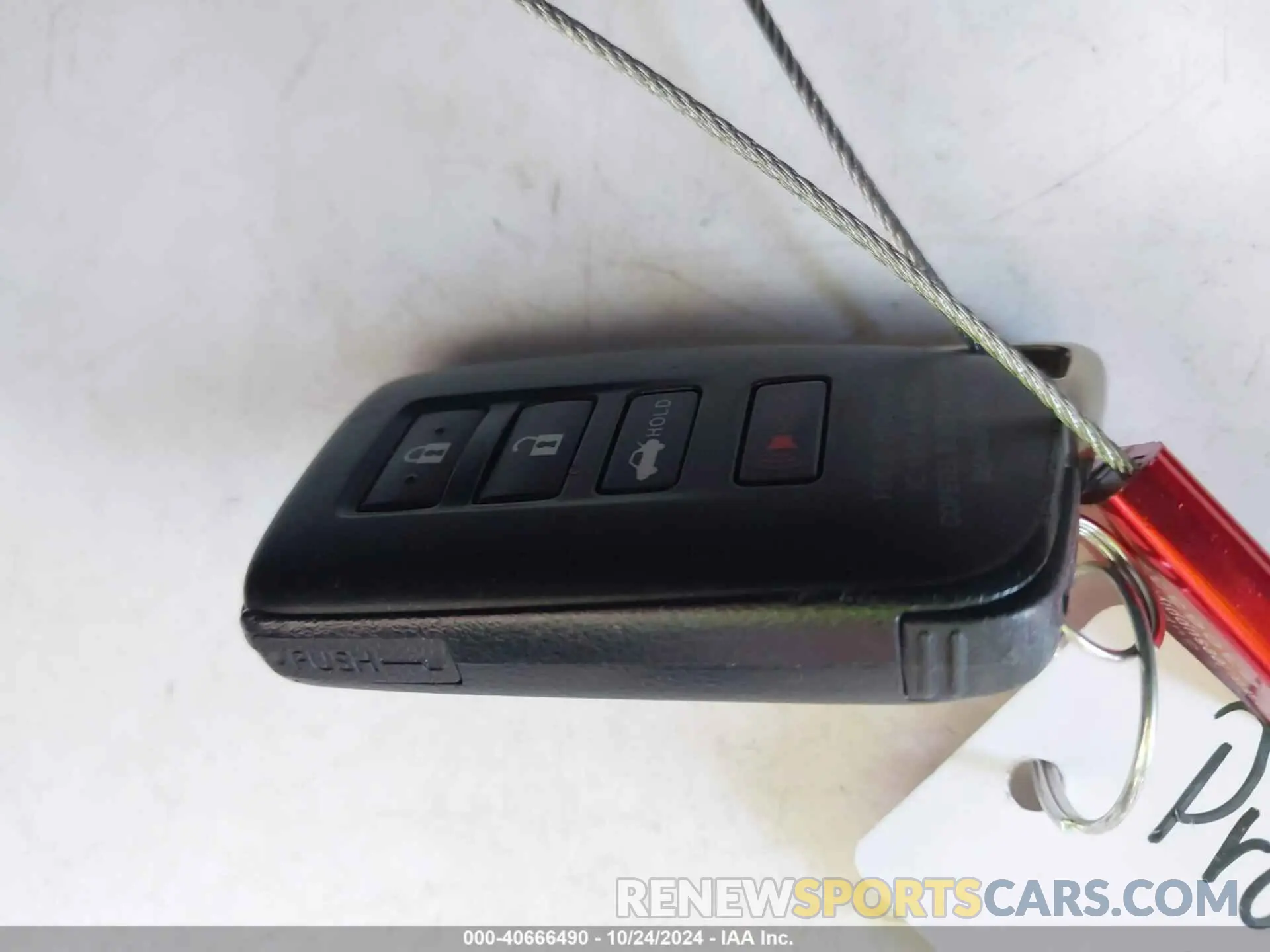 11 Фотография поврежденного автомобиля JTHBA1D26K5090878 LEXUS IS 300 2019