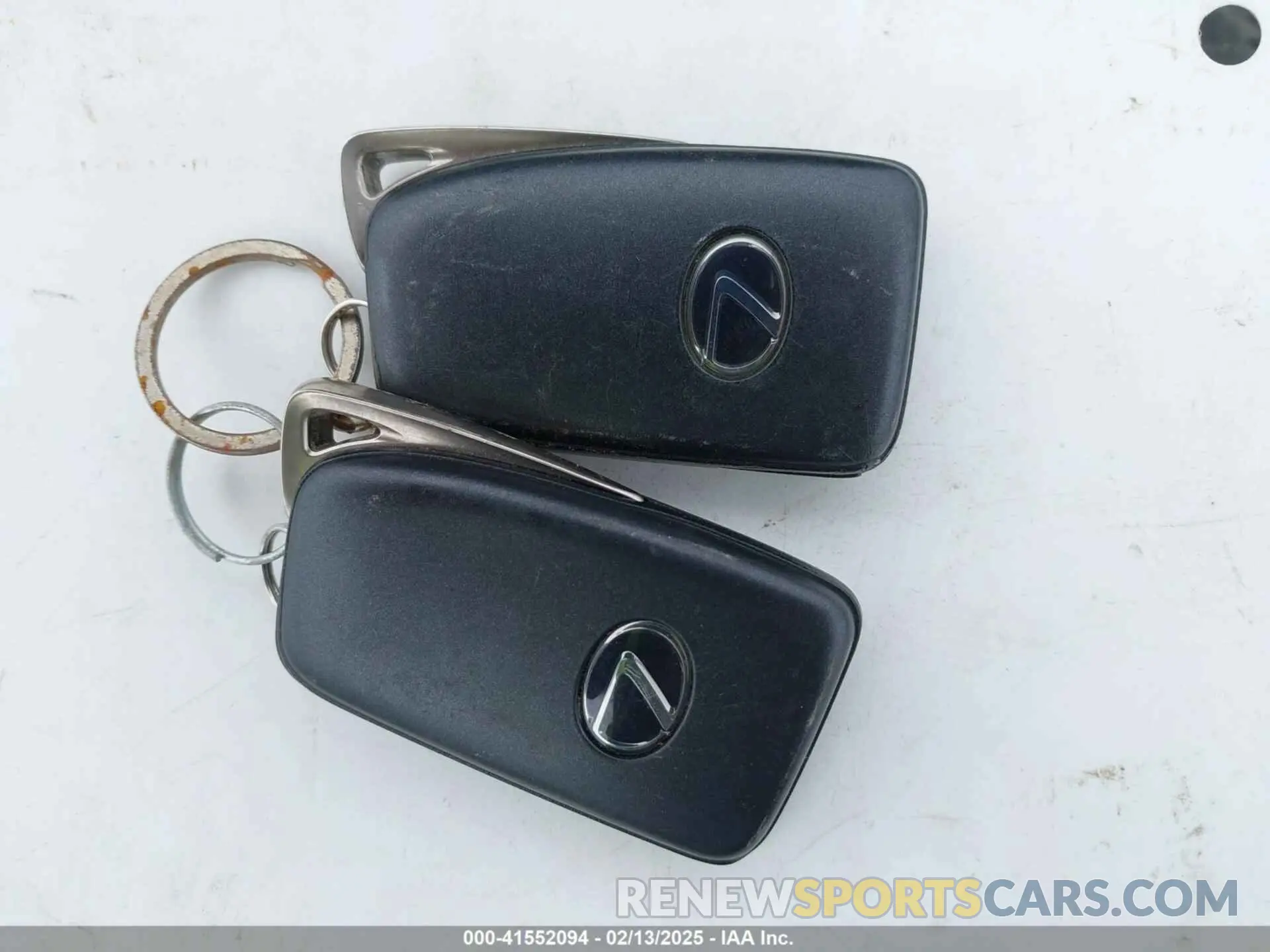 11 Фотография поврежденного автомобиля JTHC81D20K5034547 LEXUS IS 300 2019