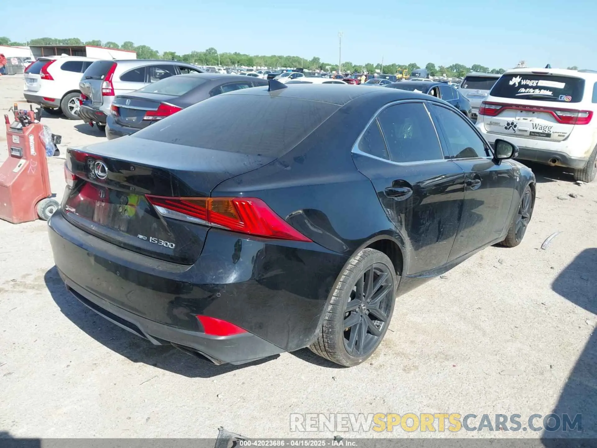 4 Фотография поврежденного автомобиля JTHC81D20K5038906 LEXUS IS 300 2019