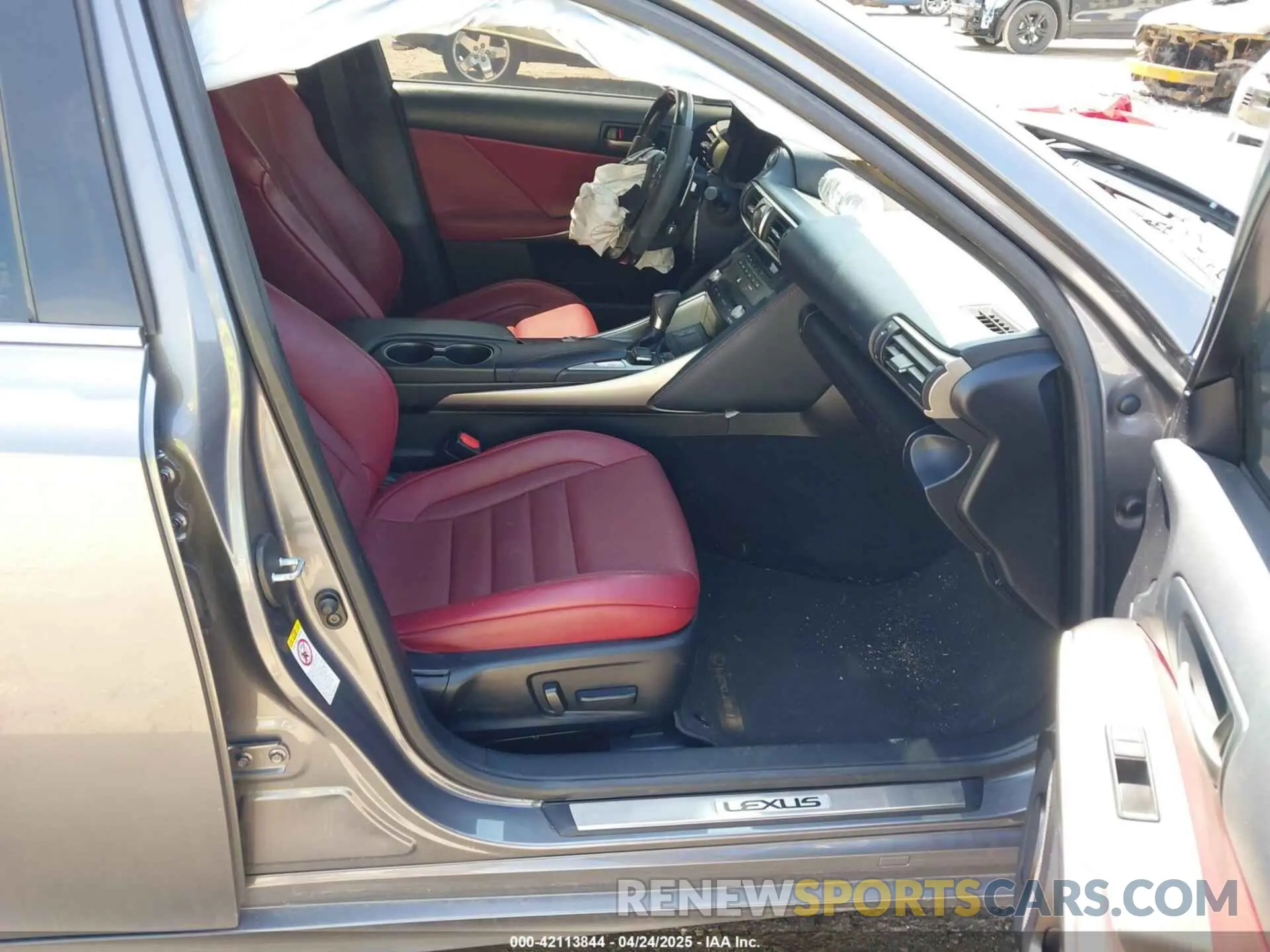 5 Photograph of a damaged car JTHC81D25K5034043 LEXUS IS 300 2019