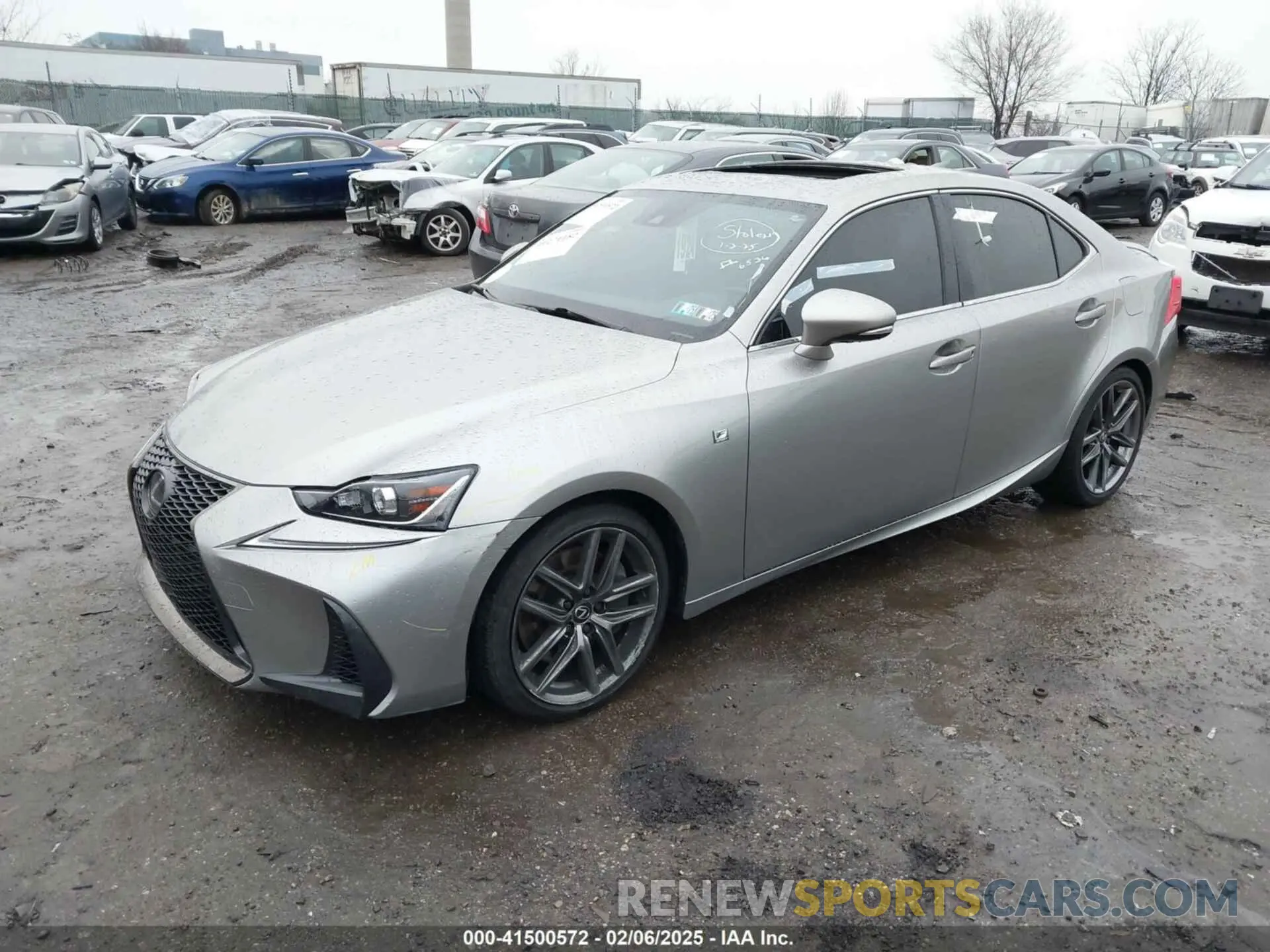 2 Фотография поврежденного автомобиля JTHC81D25K5036536 LEXUS IS 300 2019