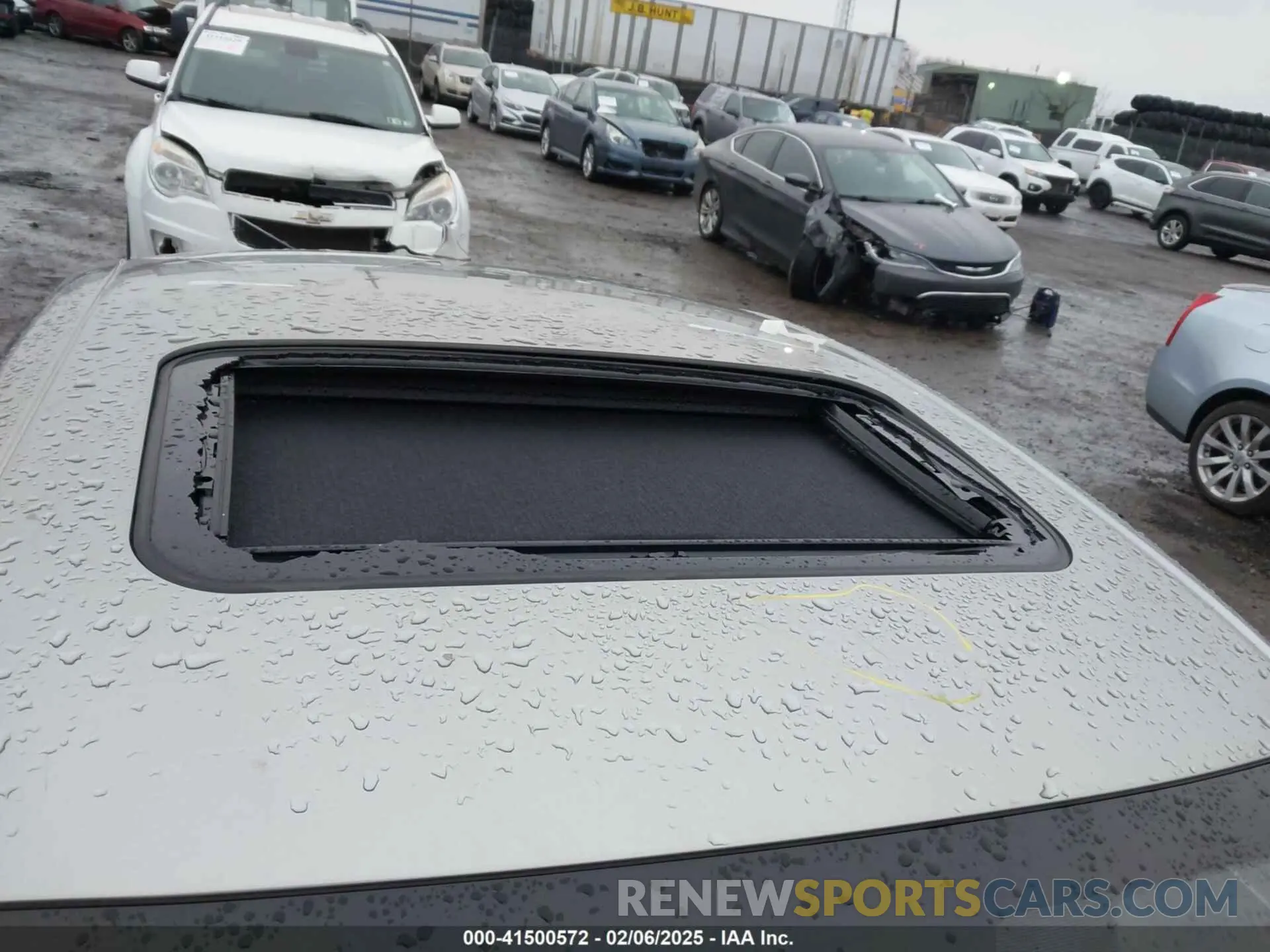 6 Фотография поврежденного автомобиля JTHC81D25K5036536 LEXUS IS 300 2019