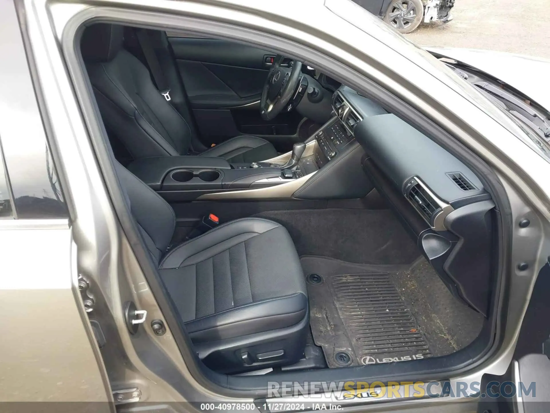 5 Photograph of a damaged car JTHC81D28K5036577 LEXUS IS 300 2019