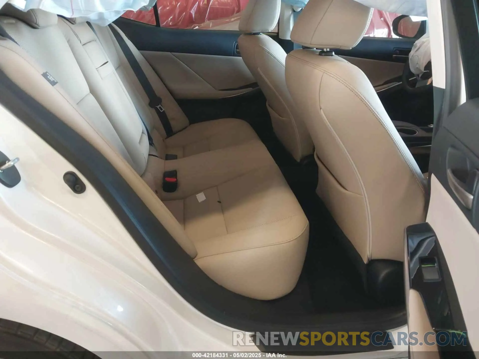 8 Фотография поврежденного автомобиля JTHAA1D27L5108964 LEXUS IS 300 2020