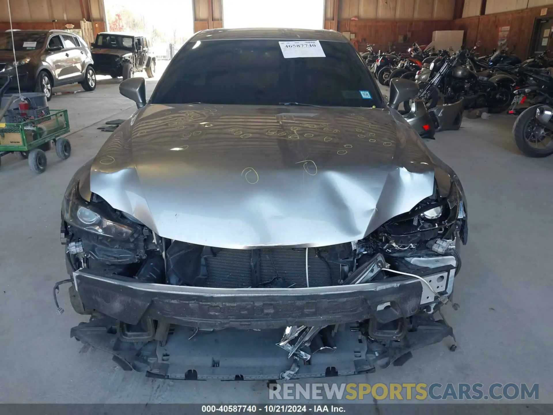 13 Фотография поврежденного автомобиля JTHD81F25L5042291 LEXUS IS 300 2020