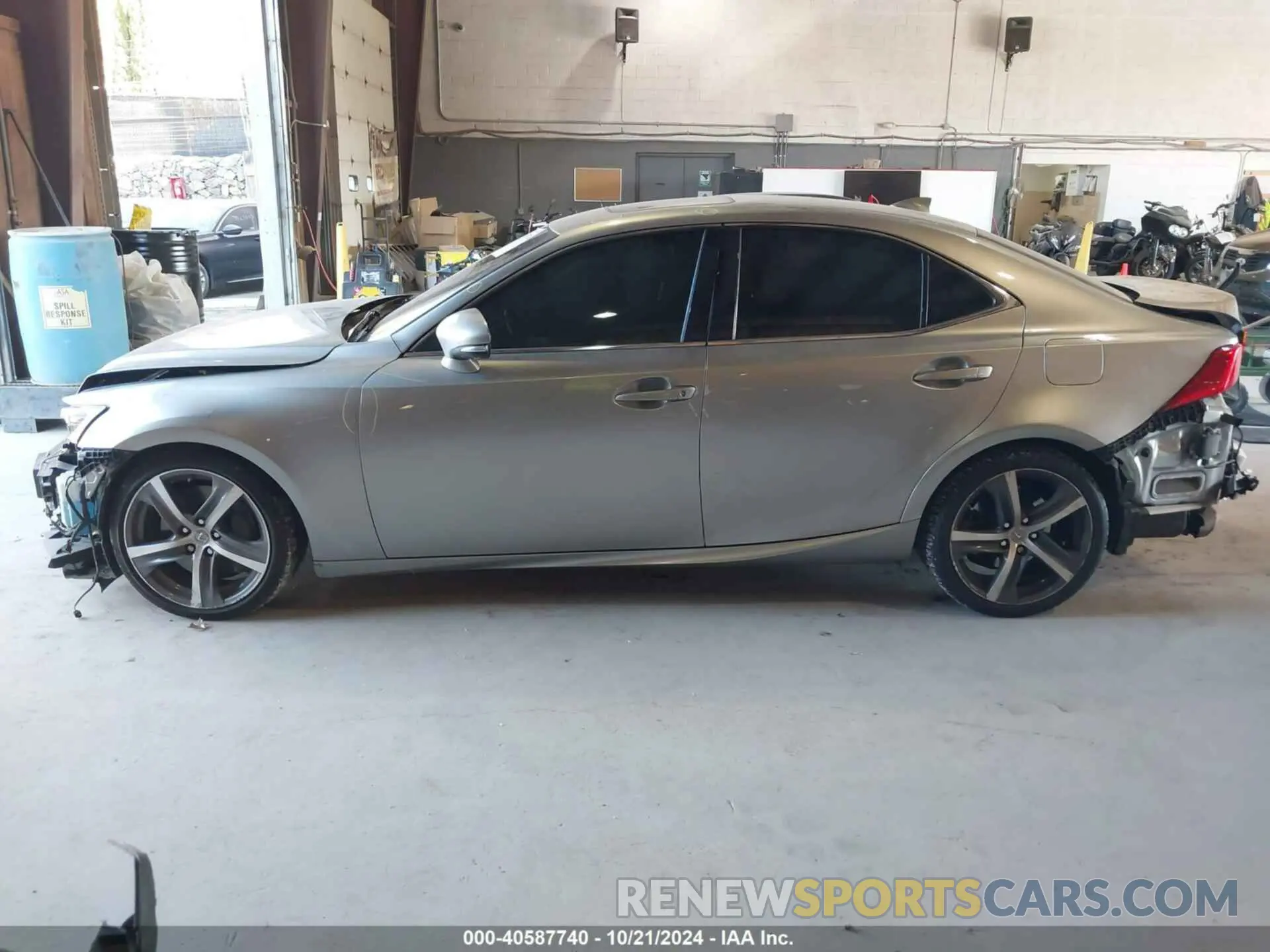 15 Фотография поврежденного автомобиля JTHD81F25L5042291 LEXUS IS 300 2020