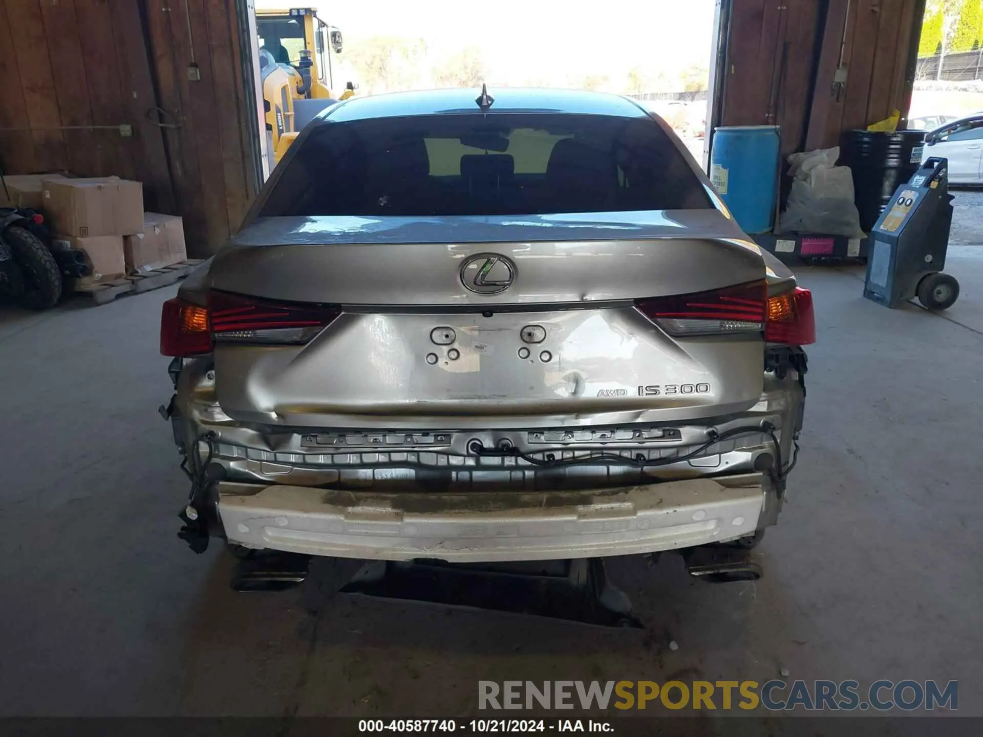 17 Фотография поврежденного автомобиля JTHD81F25L5042291 LEXUS IS 300 2020