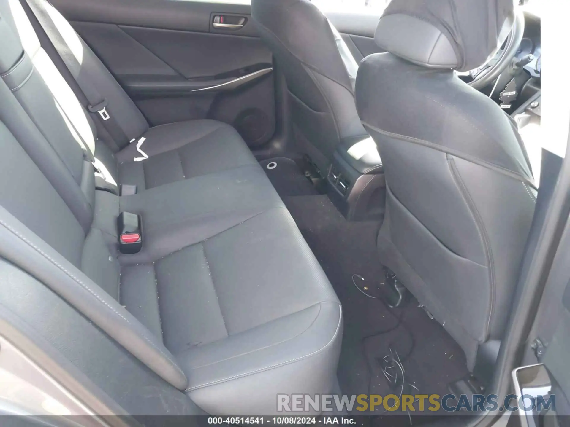 8 Фотография поврежденного автомобиля JTHDA1D24L5106926 LEXUS IS 300 2020