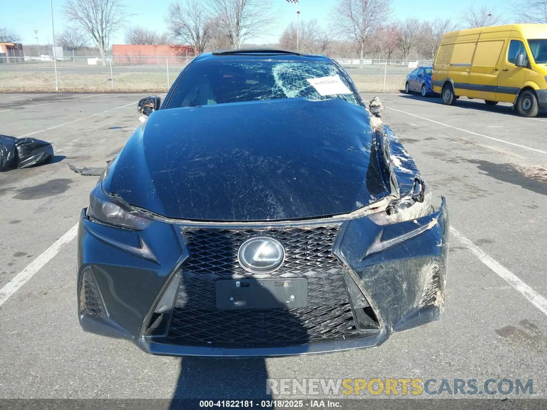 12 Фотография поврежденного автомобиля JTHG81F23L5042318 LEXUS IS 300 2020