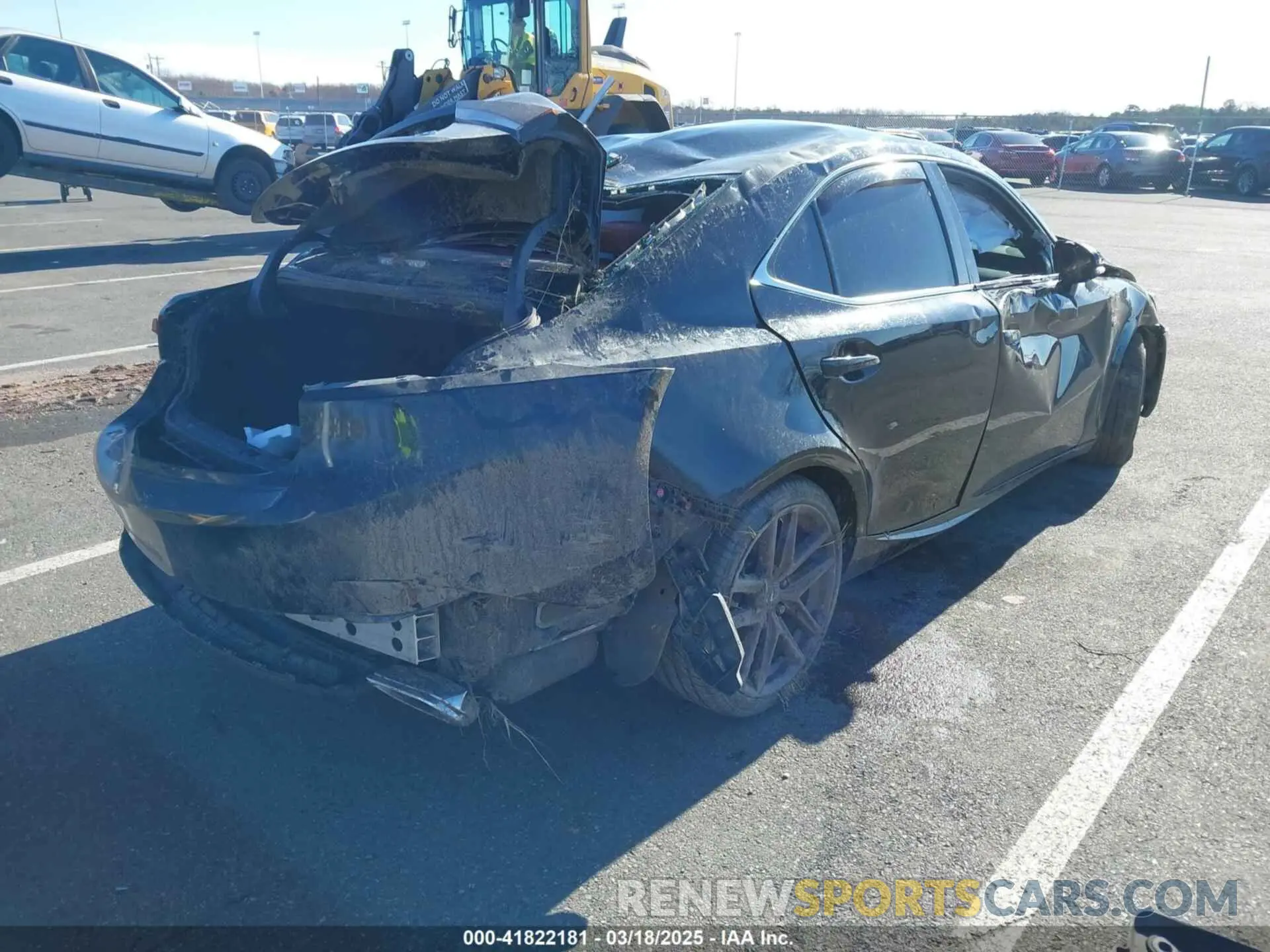 4 Фотография поврежденного автомобиля JTHG81F23L5042318 LEXUS IS 300 2020