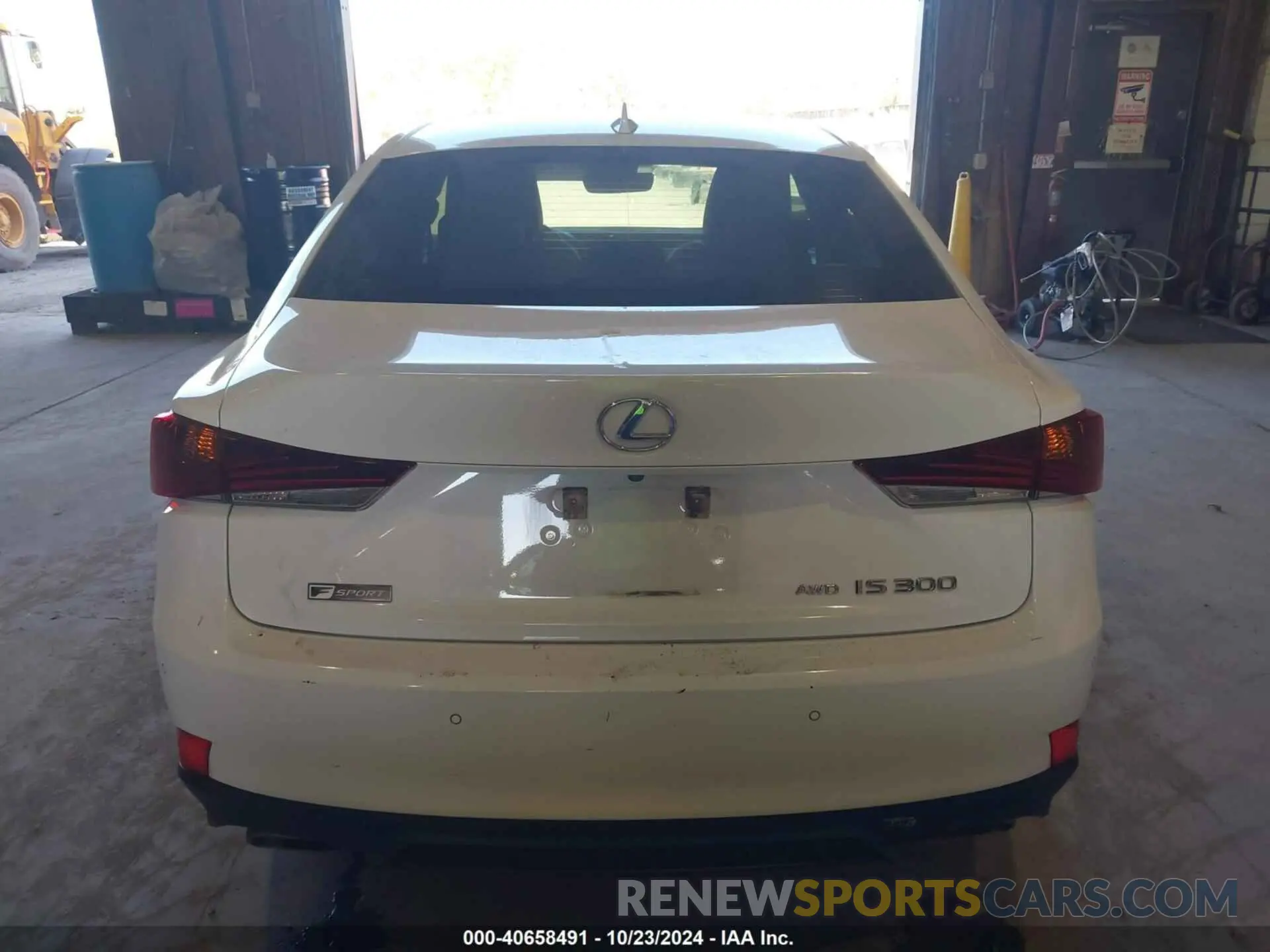 17 Photograph of a damaged car JTHG81F25L5041672 LEXUS IS 300 2020
