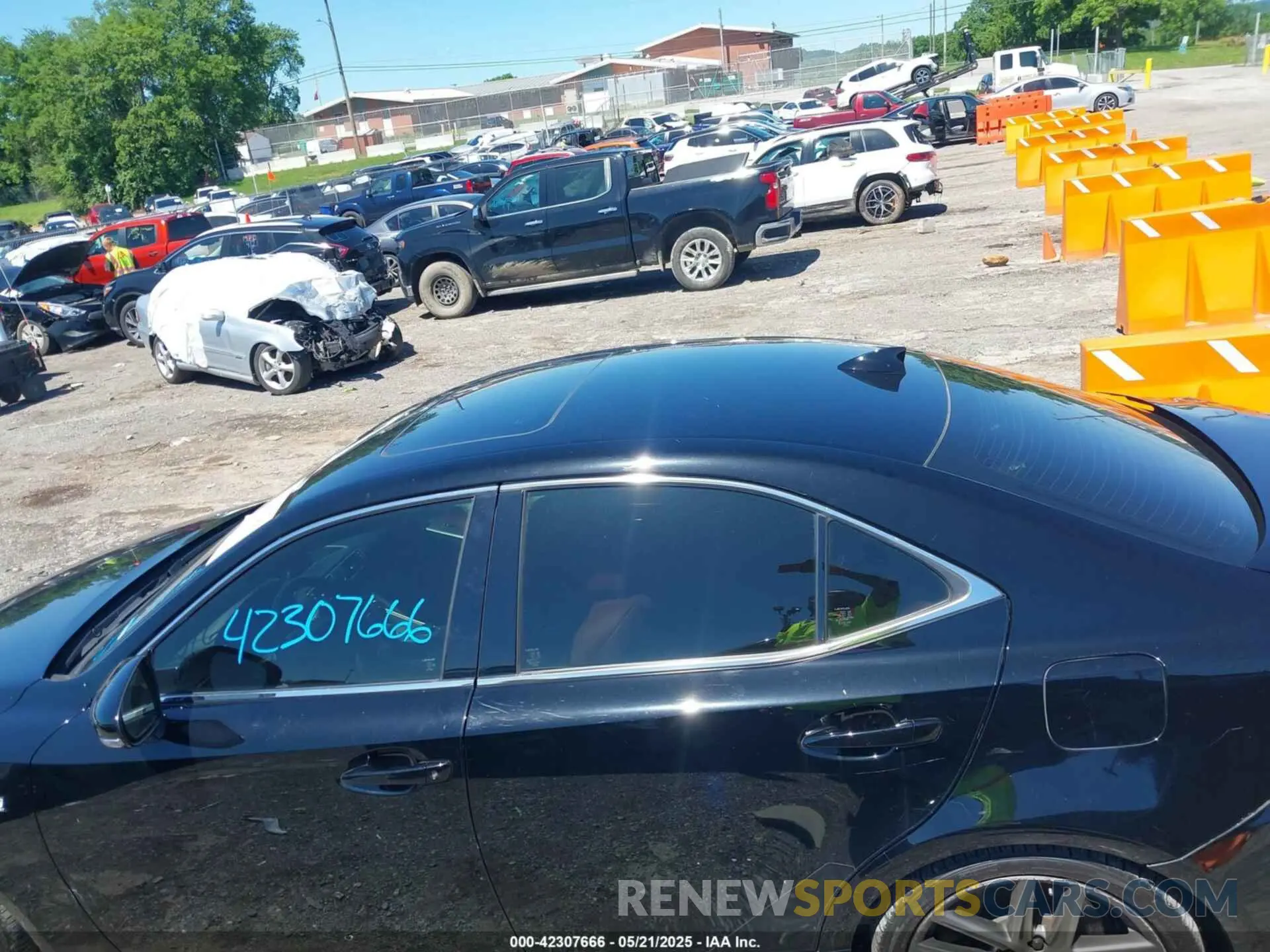 15 Фотография поврежденного автомобиля JTHGA1D23L5107353 LEXUS IS 300 2020