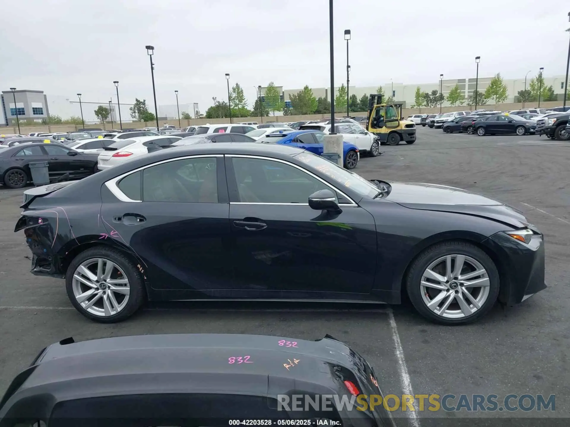 14 Фотография поврежденного автомобиля JTHAA1D29M5111530 LEXUS IS 300 2021