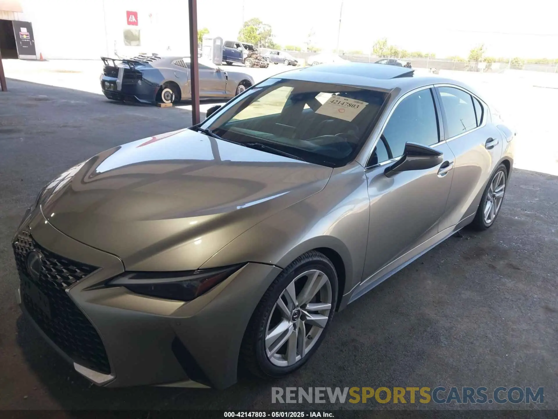 6 Фотография поврежденного автомобиля JTHCA1D20M5112820 LEXUS IS 300 2021