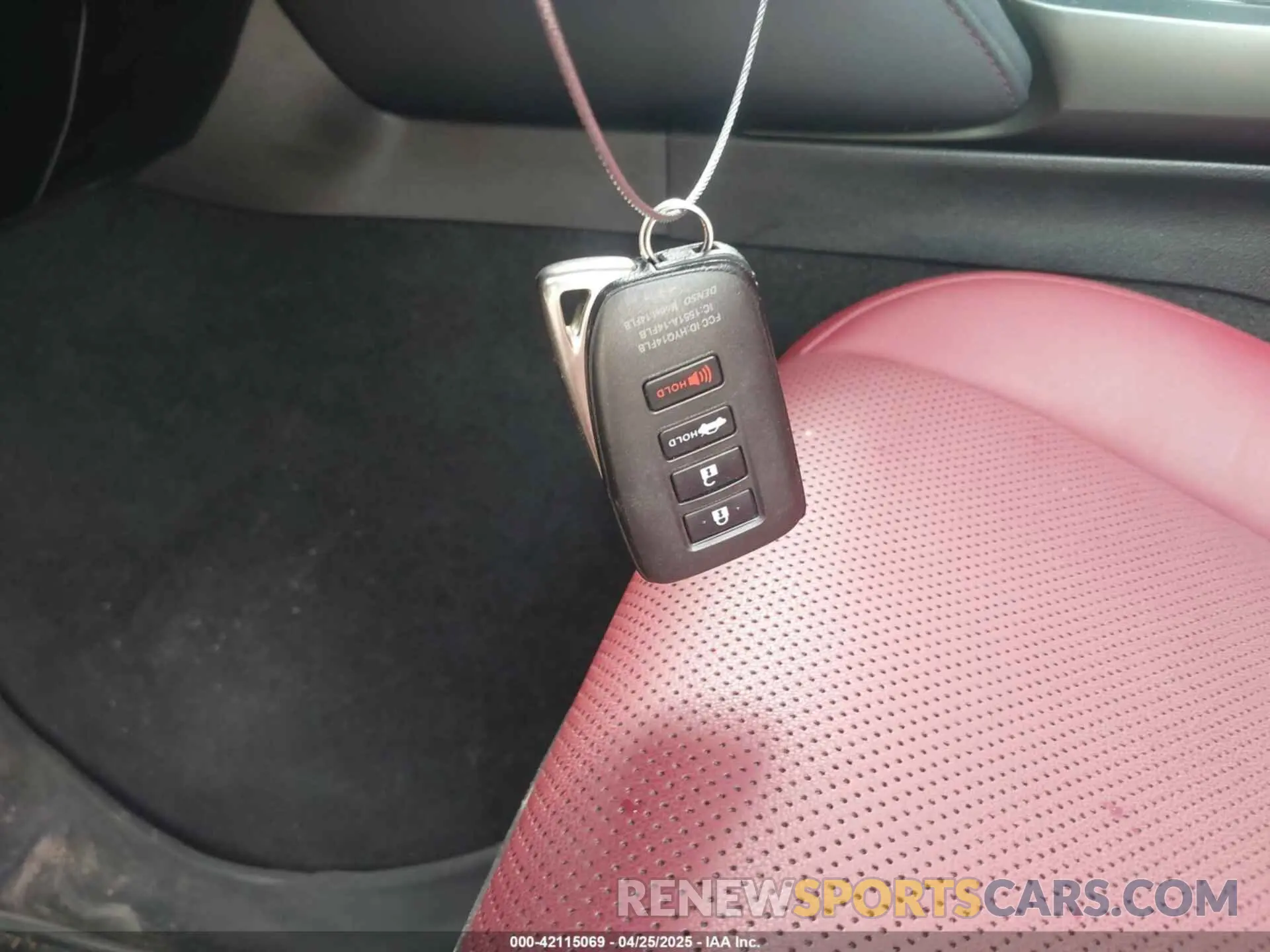 11 Фотография поврежденного автомобиля JTHD81F21N5048009 LEXUS IS 300 2022