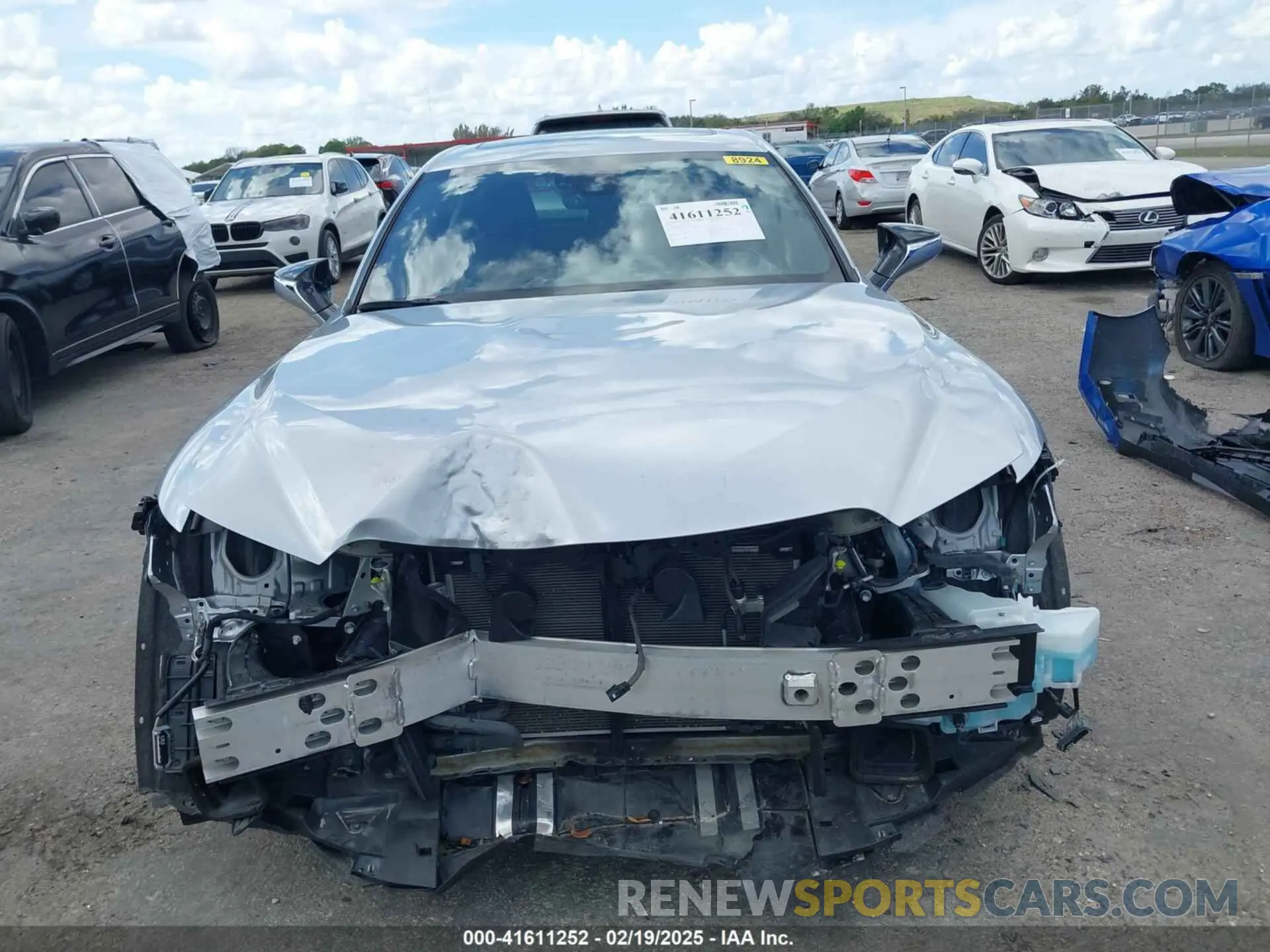 13 Фотография поврежденного автомобиля JTHDA1D24N5119341 LEXUS IS 300 2022