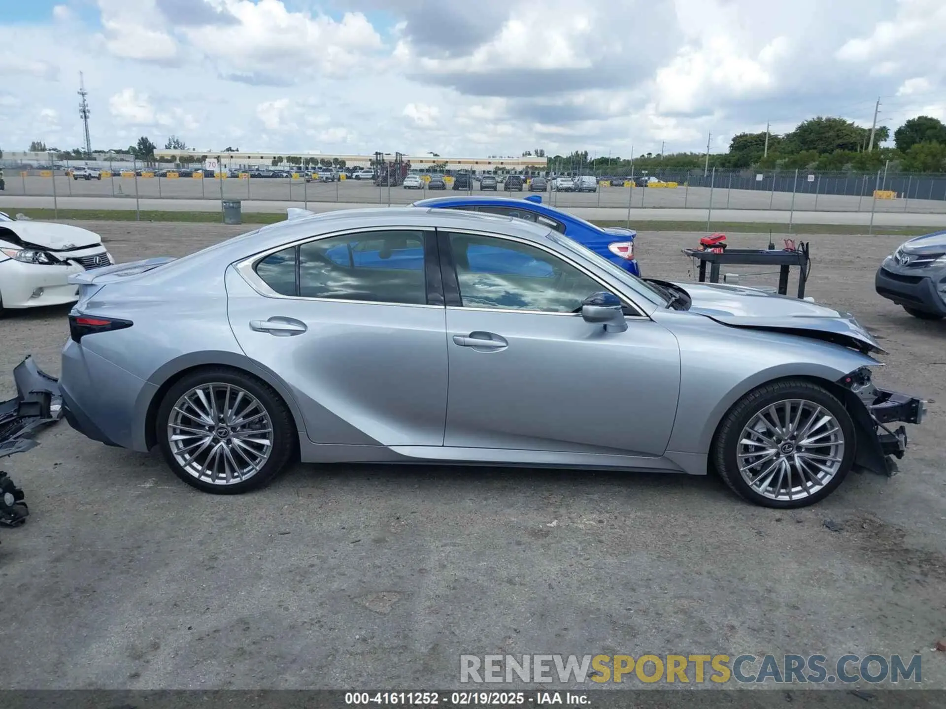 14 Фотография поврежденного автомобиля JTHDA1D24N5119341 LEXUS IS 300 2022