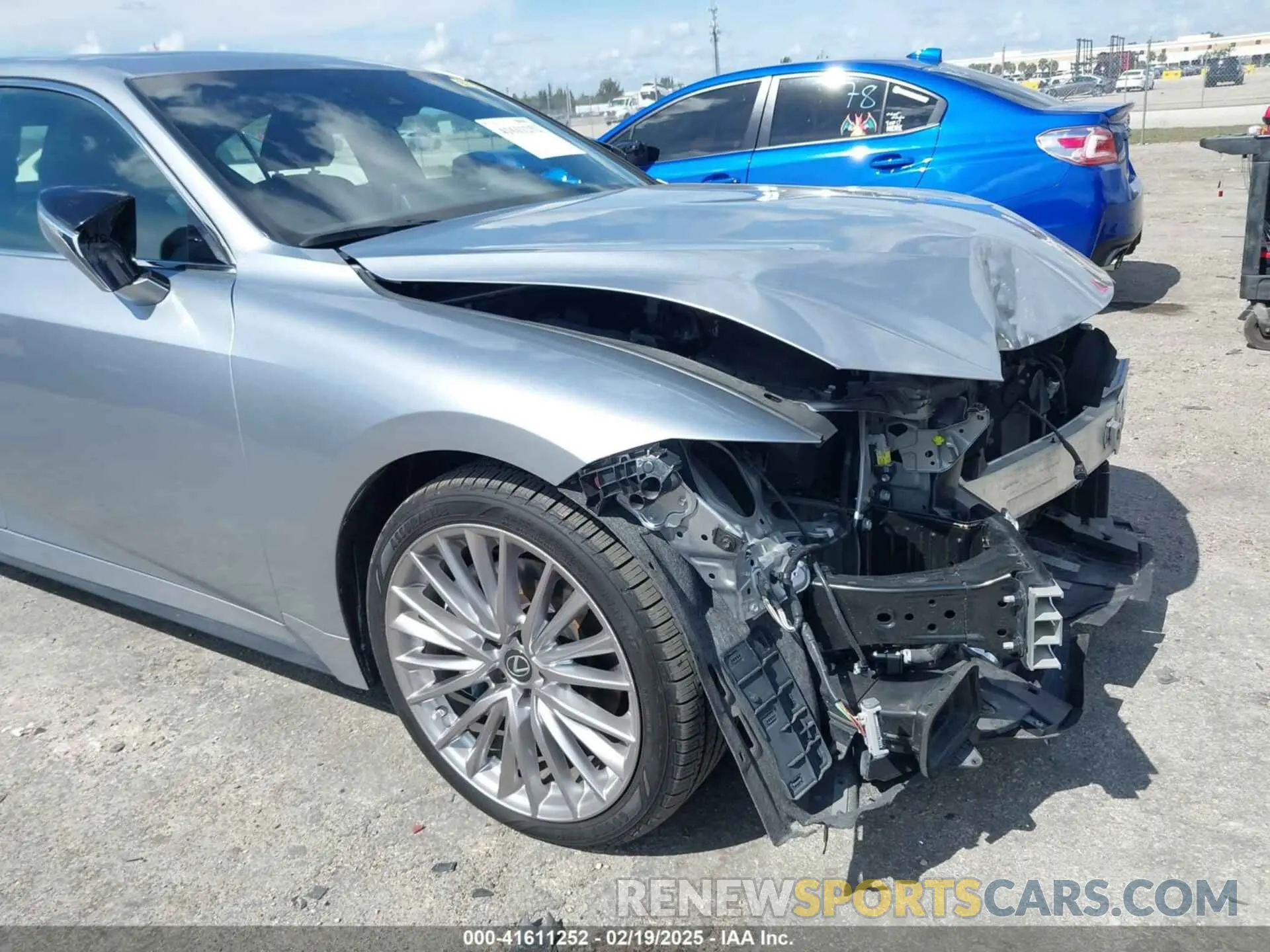 19 Фотография поврежденного автомобиля JTHDA1D24N5119341 LEXUS IS 300 2022