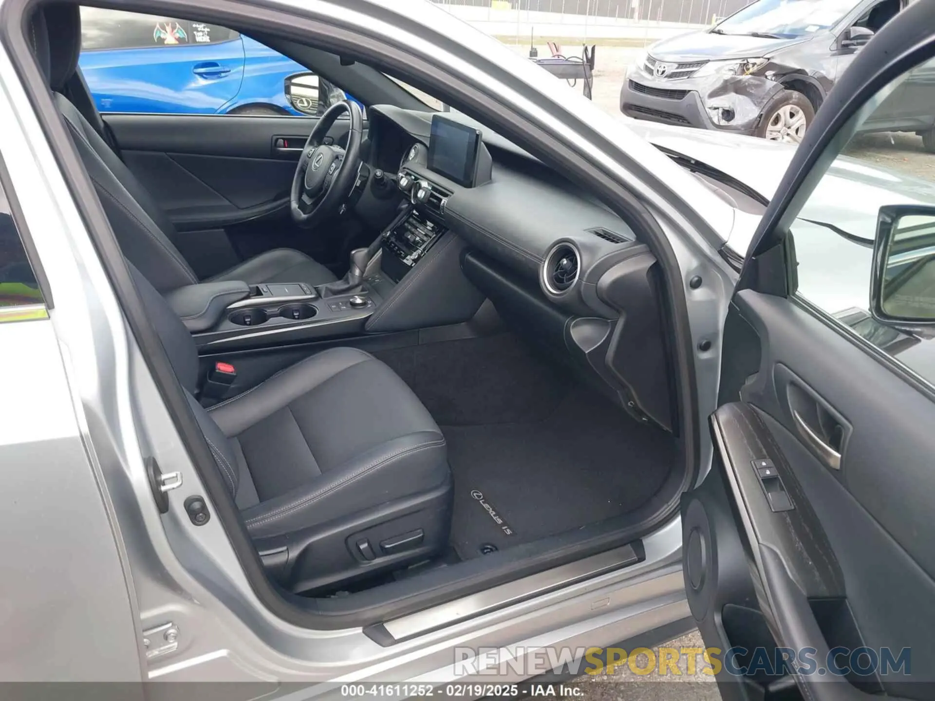 5 Фотография поврежденного автомобиля JTHDA1D24N5119341 LEXUS IS 300 2022