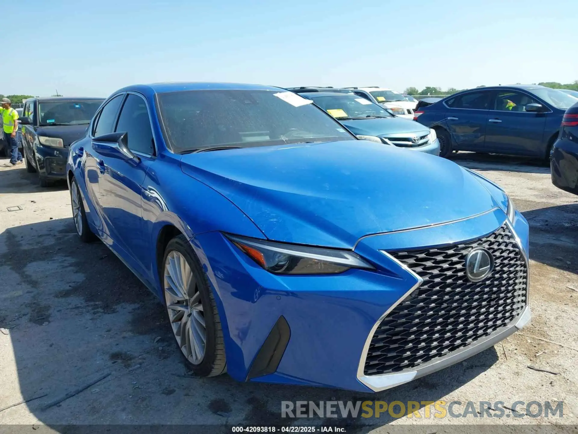 1 Фотография поврежденного автомобиля JTHDA1D29N5121361 LEXUS IS 300 2022
