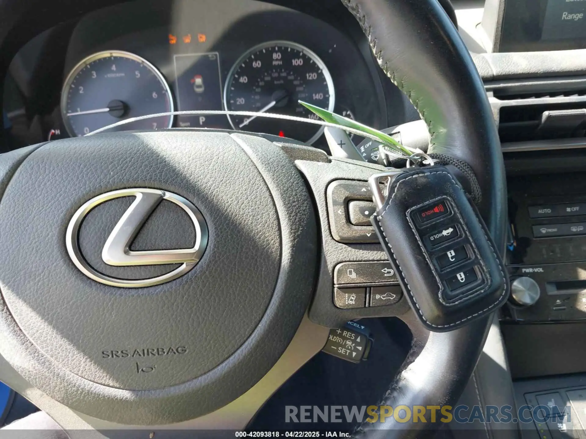 11 Фотография поврежденного автомобиля JTHDA1D29N5121361 LEXUS IS 300 2022