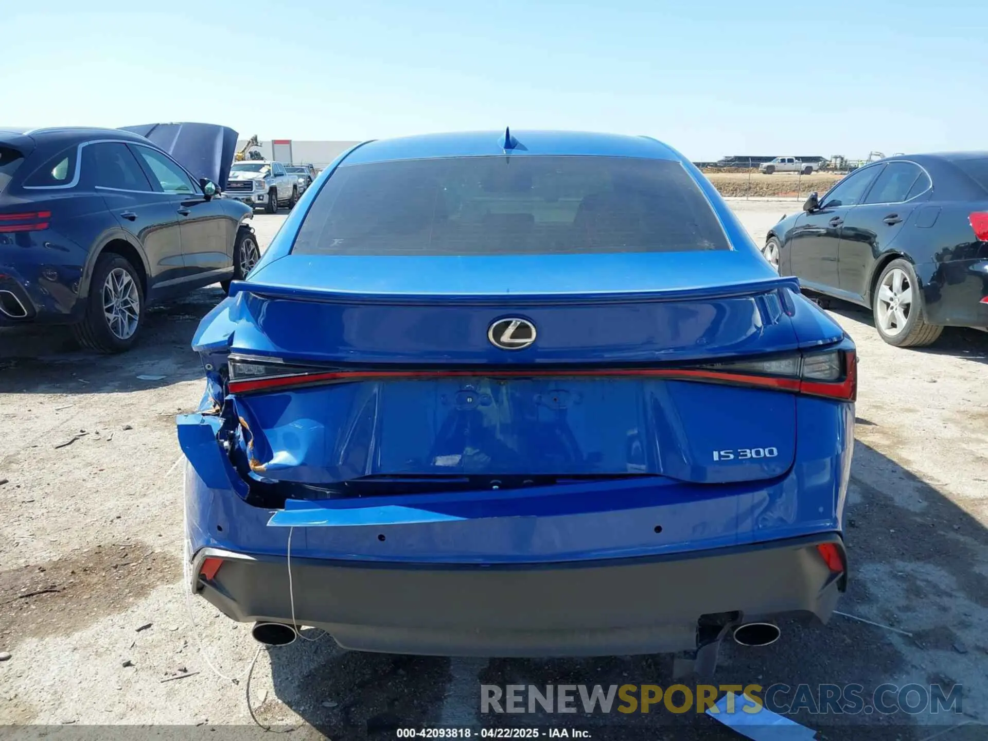 17 Фотография поврежденного автомобиля JTHDA1D29N5121361 LEXUS IS 300 2022
