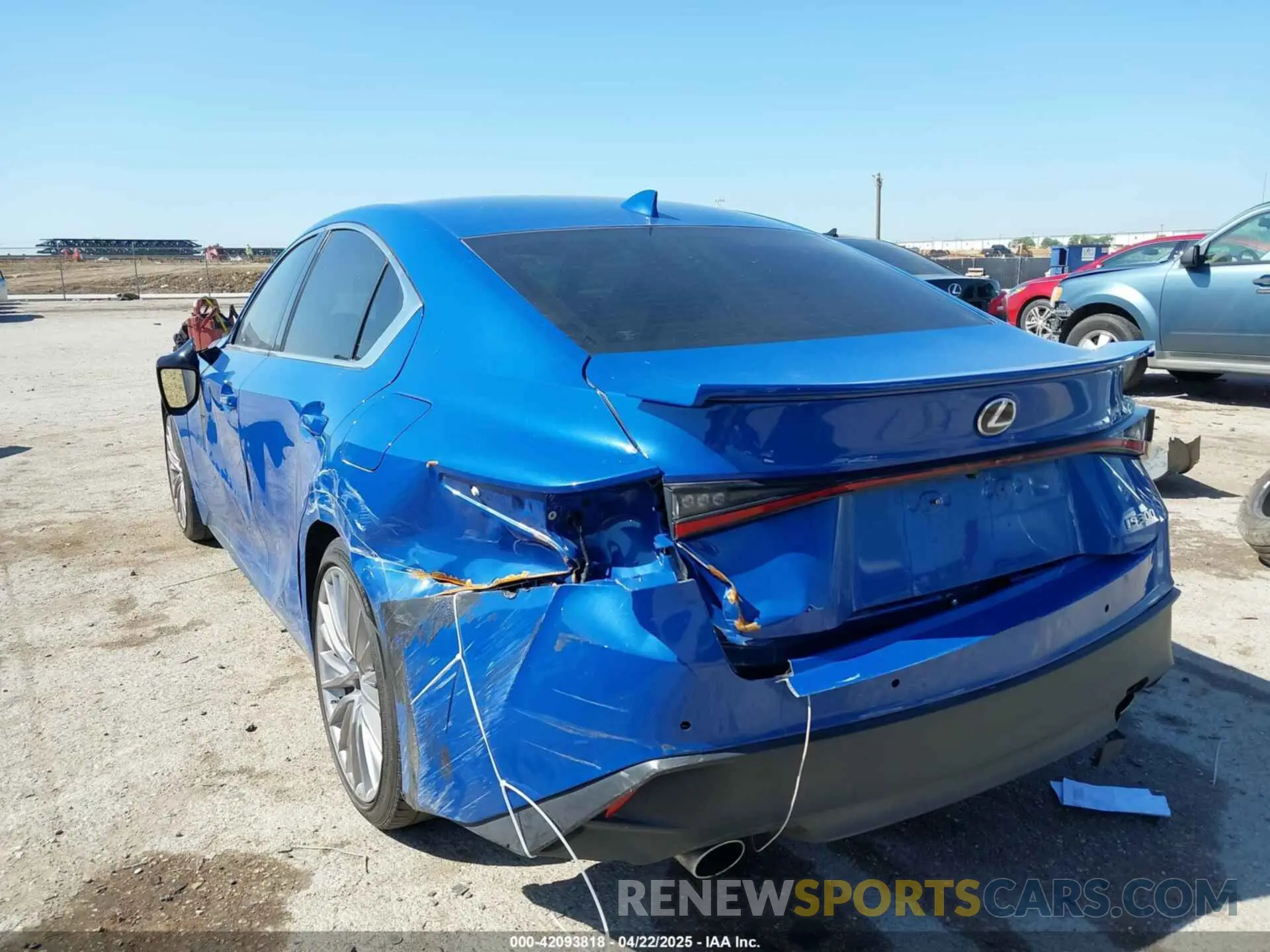 3 Фотография поврежденного автомобиля JTHDA1D29N5121361 LEXUS IS 300 2022