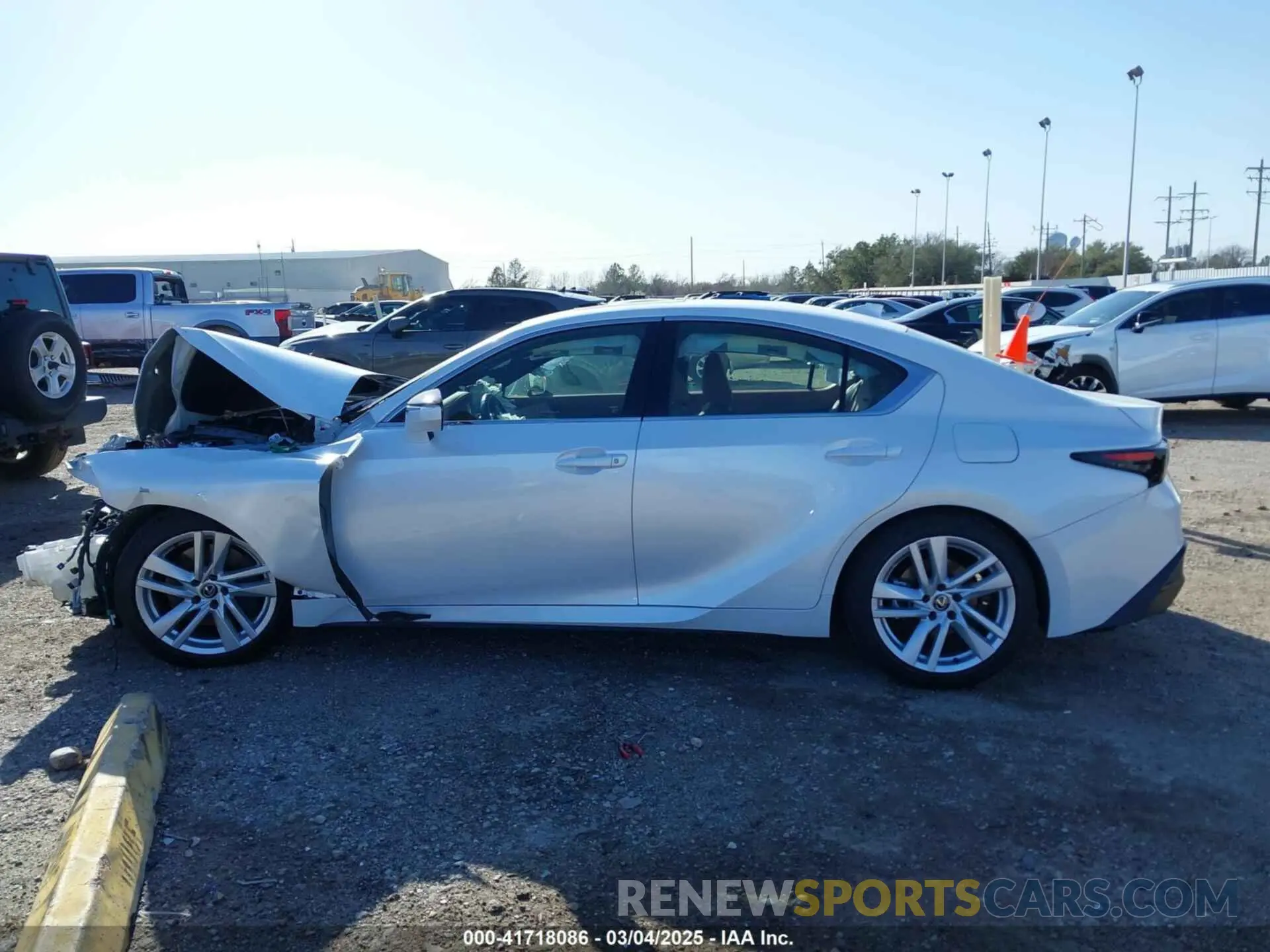 14 Фотография поврежденного автомобиля JTHCA1D22P5123953 LEXUS IS 300 2023