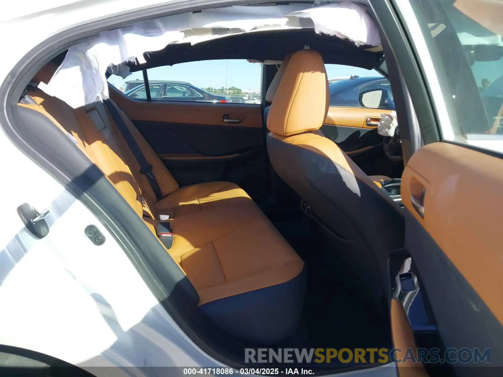 8 Фотография поврежденного автомобиля JTHCA1D22P5123953 LEXUS IS 300 2023