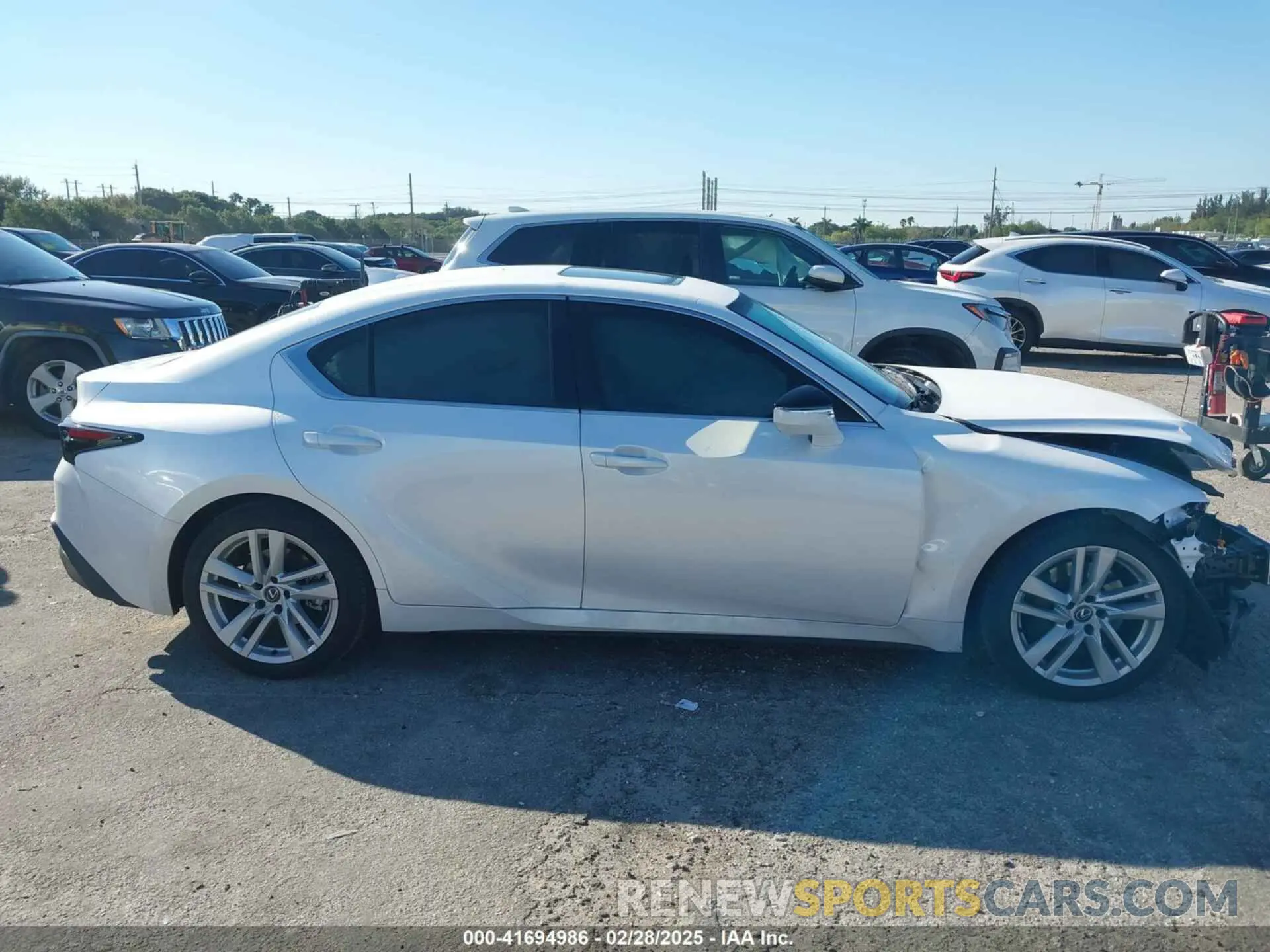 12 Фотография поврежденного автомобиля JTHCA1D23R5133037 LEXUS IS 300 2024