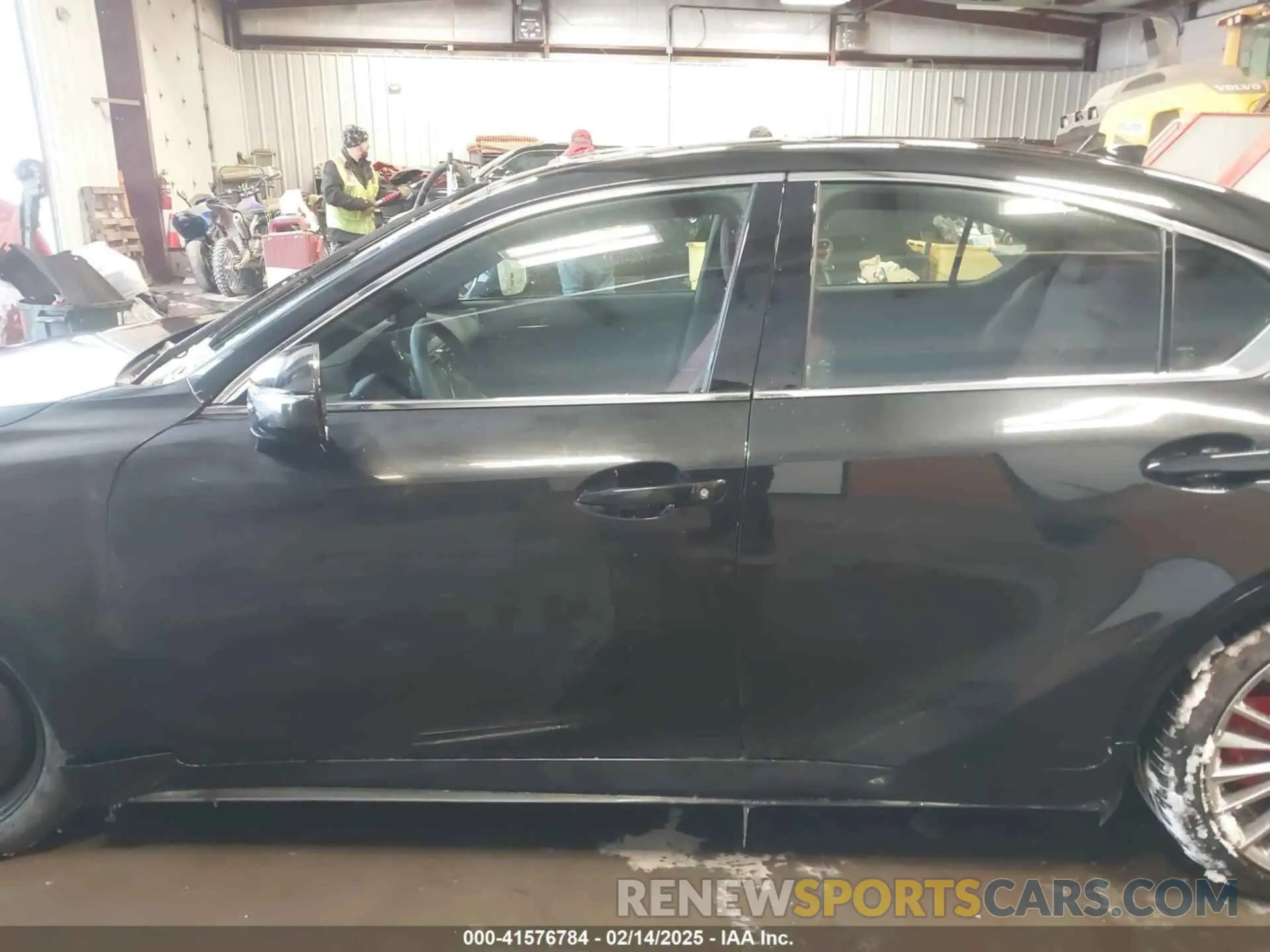 15 Фотография поврежденного автомобиля JTHD81F28R5052855 LEXUS IS 300 2024