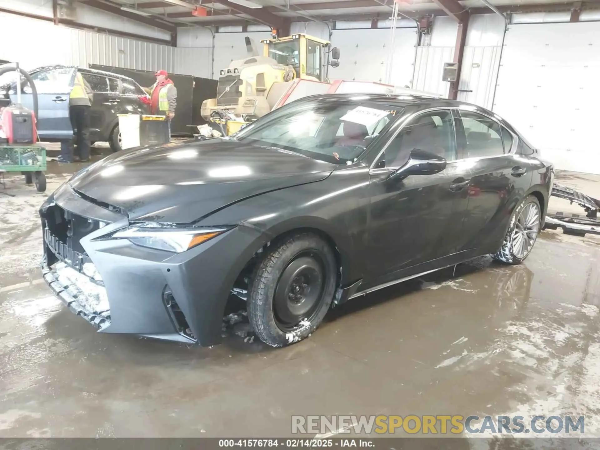 2 Фотография поврежденного автомобиля JTHD81F28R5052855 LEXUS IS 300 2024