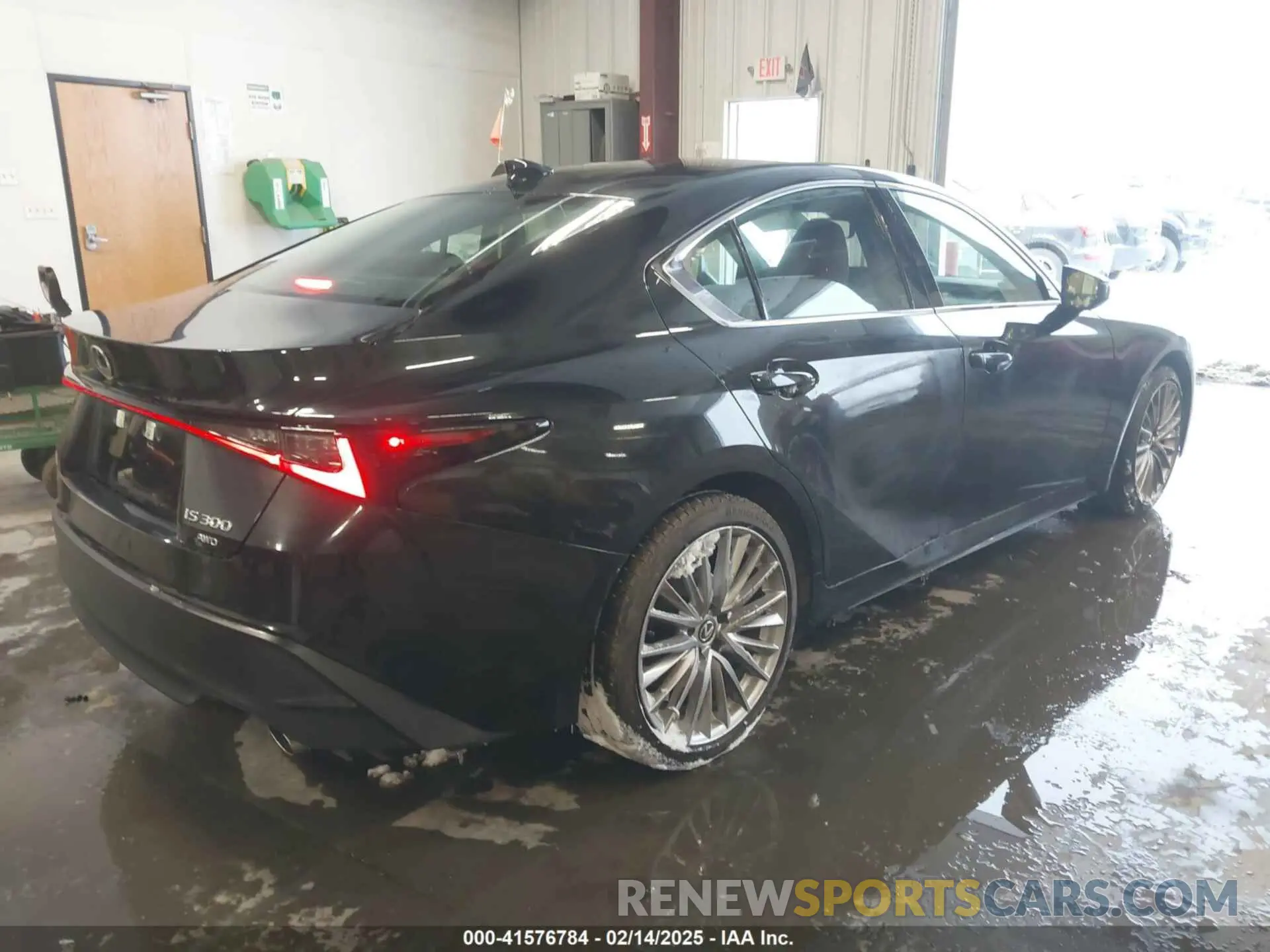 4 Фотография поврежденного автомобиля JTHD81F28R5052855 LEXUS IS 300 2024