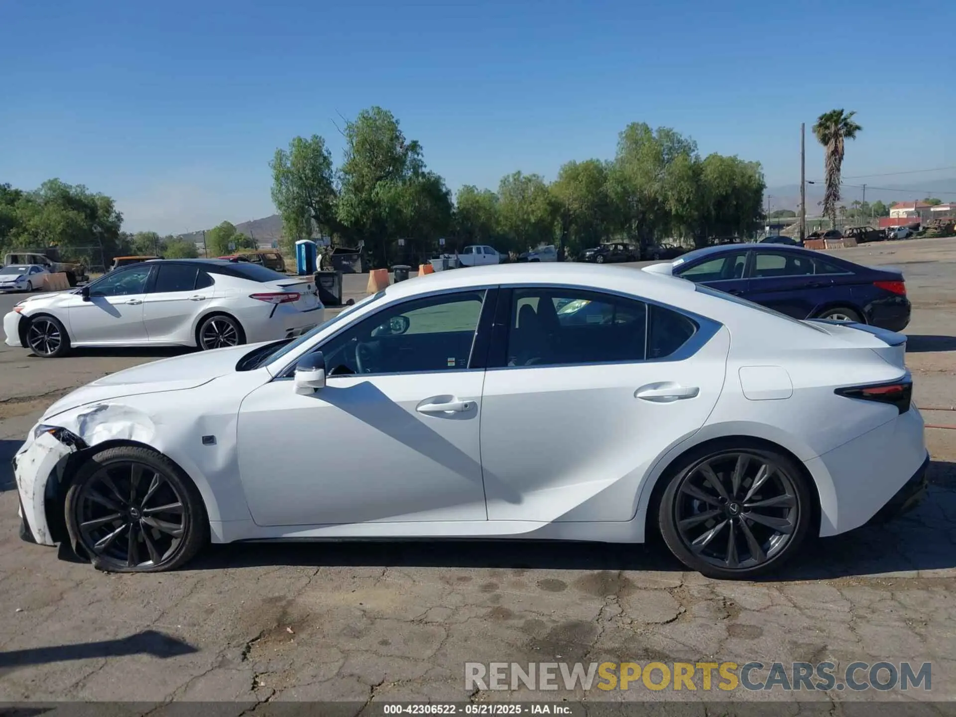 14 Фотография поврежденного автомобиля JTHBA1D23S5133881 LEXUS IS 300 2025