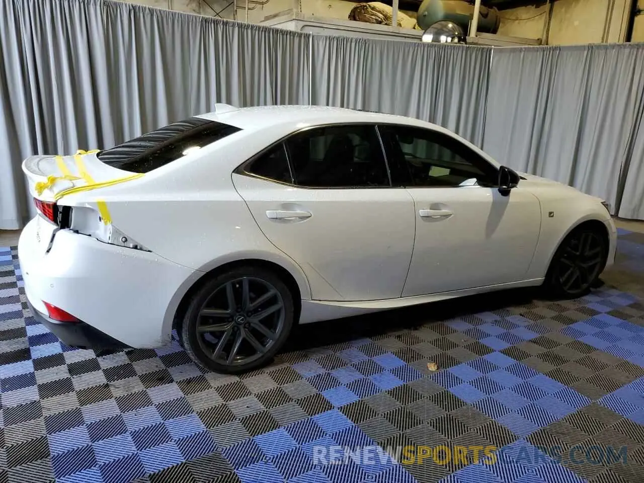 3 Фотография поврежденного автомобиля JTHGA1D28L5103492 LEXUS IS 300 F S 2020