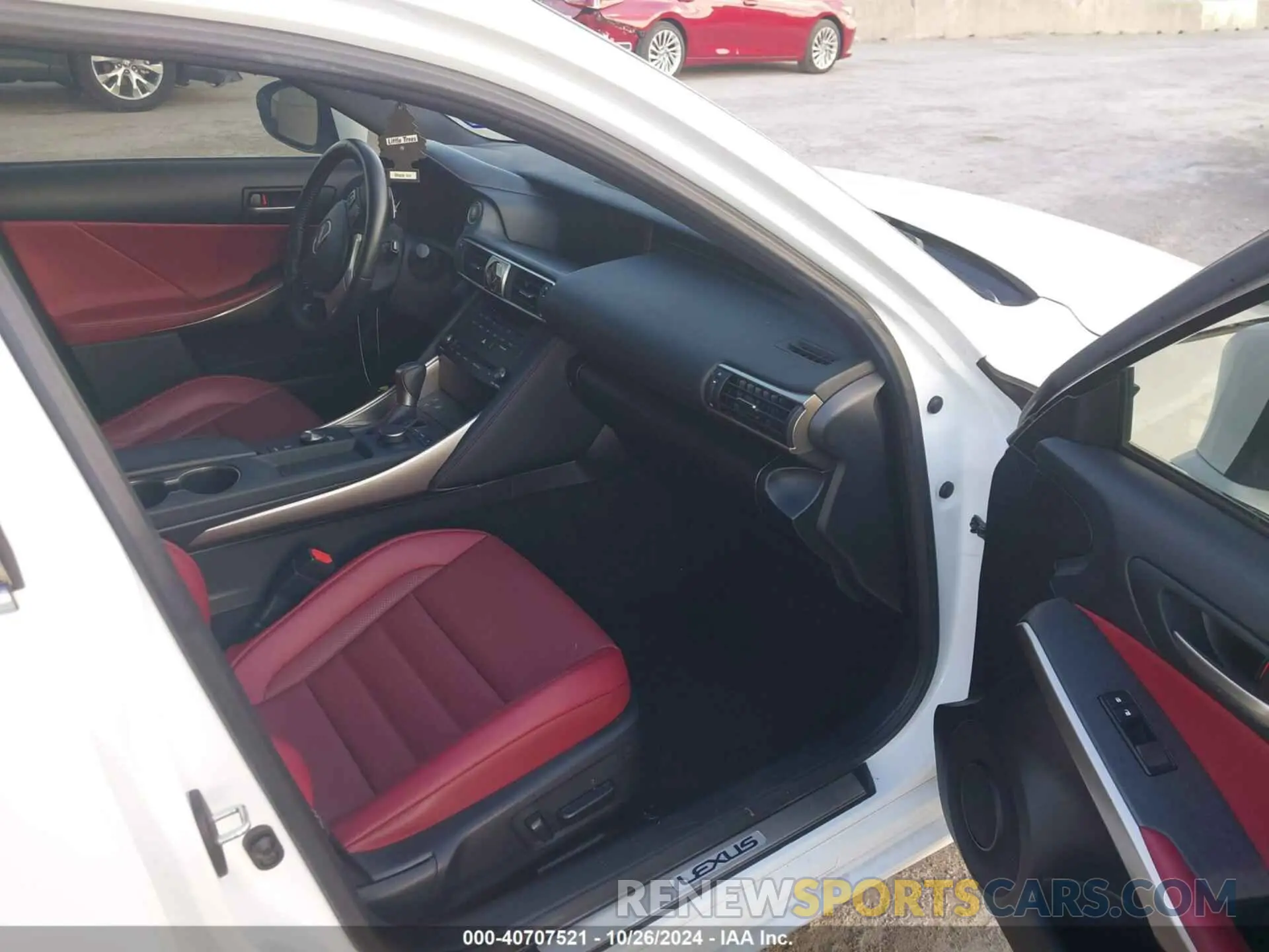 5 Фотография поврежденного автомобиля JTHGZ1E2XL5017611 LEXUS IS 350 2020
