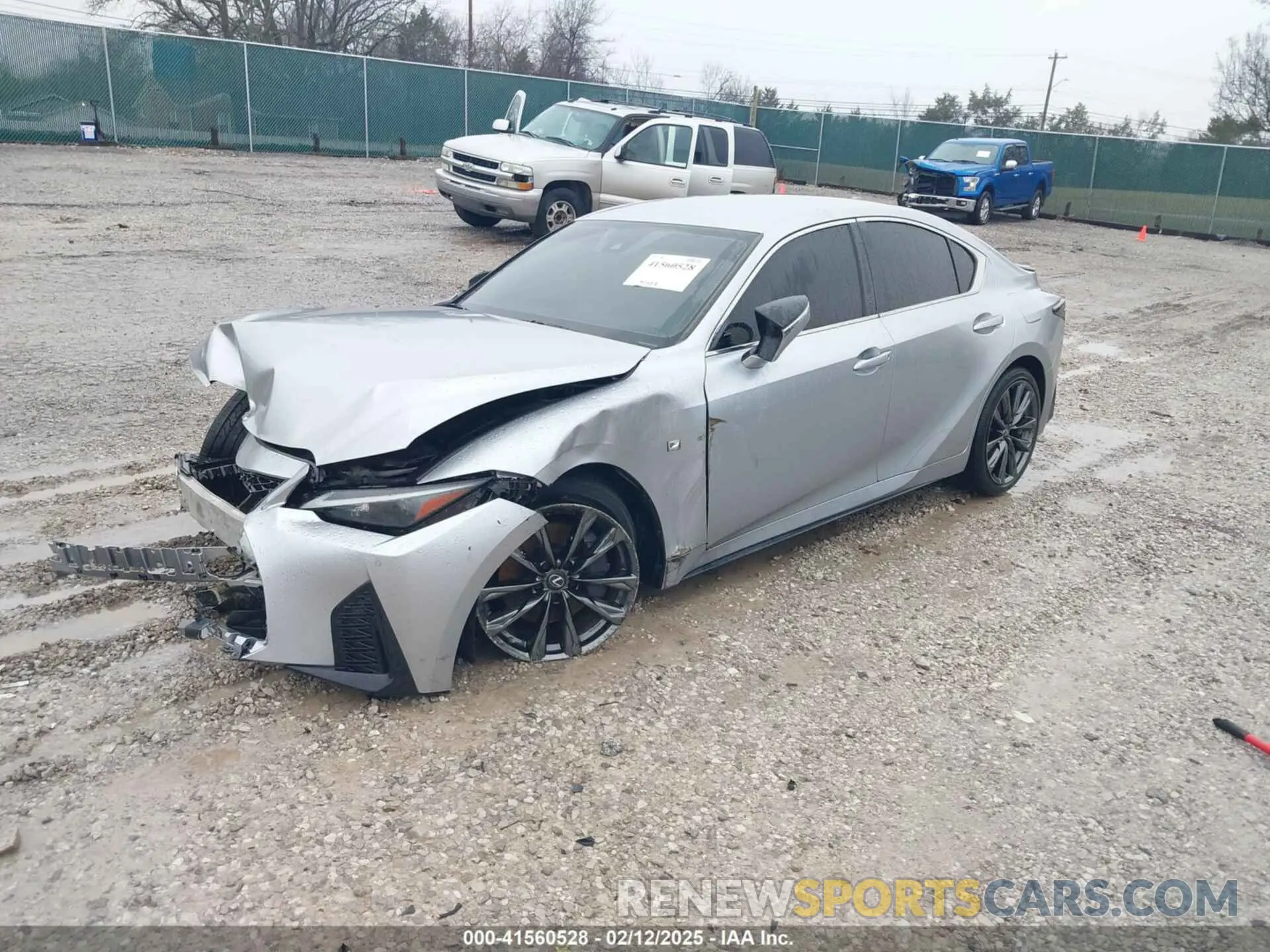 2 Фотография поврежденного автомобиля JTHGZ1B20M5039493 LEXUS IS 350 2021