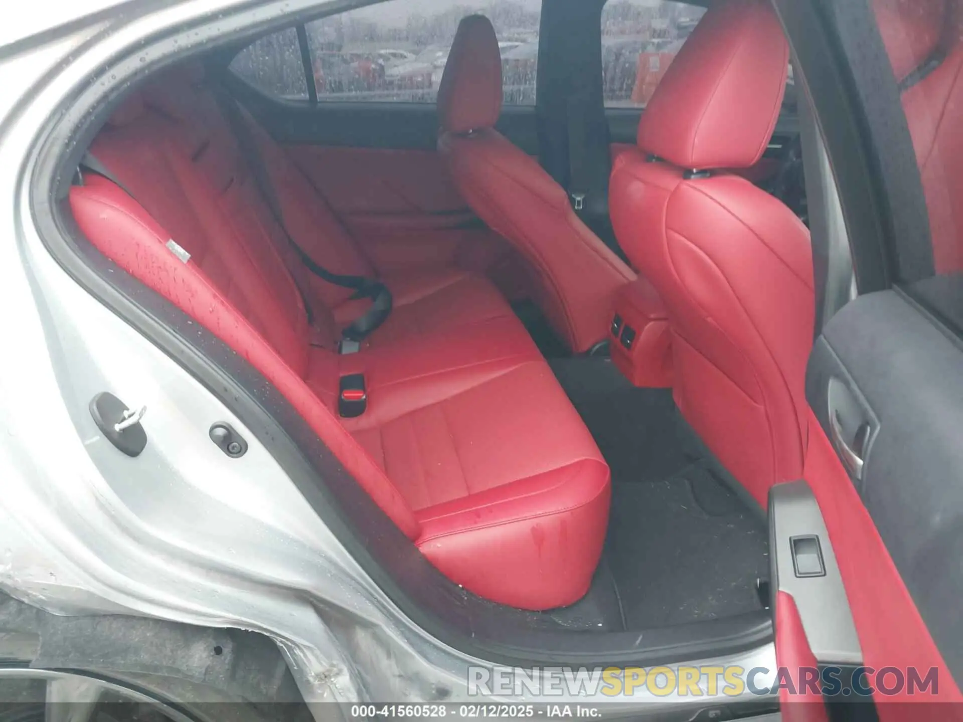 8 Фотография поврежденного автомобиля JTHGZ1B20M5039493 LEXUS IS 350 2021