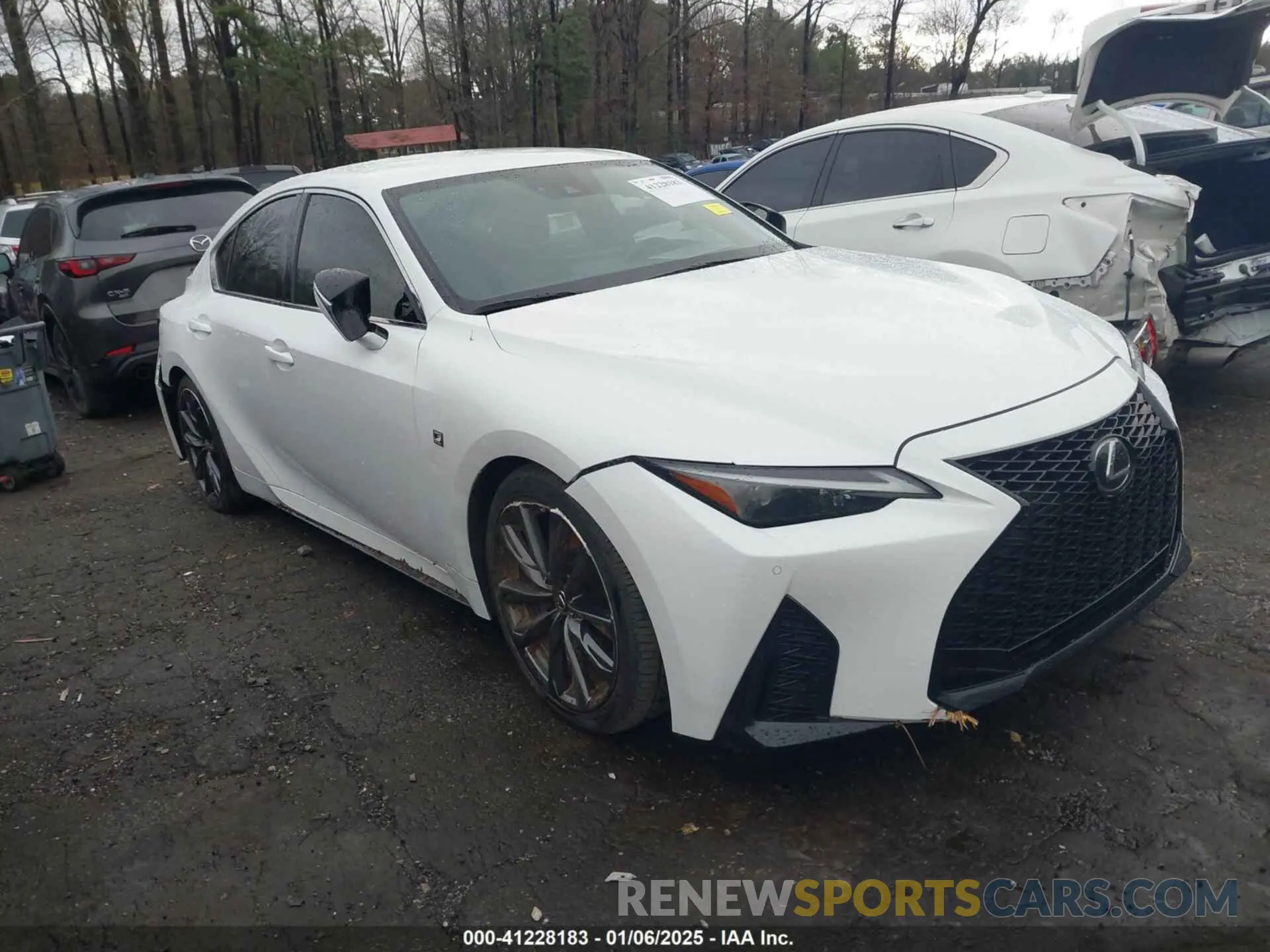 1 Фотография поврежденного автомобиля JTHGZ1B23M5039150 LEXUS IS 350 2021