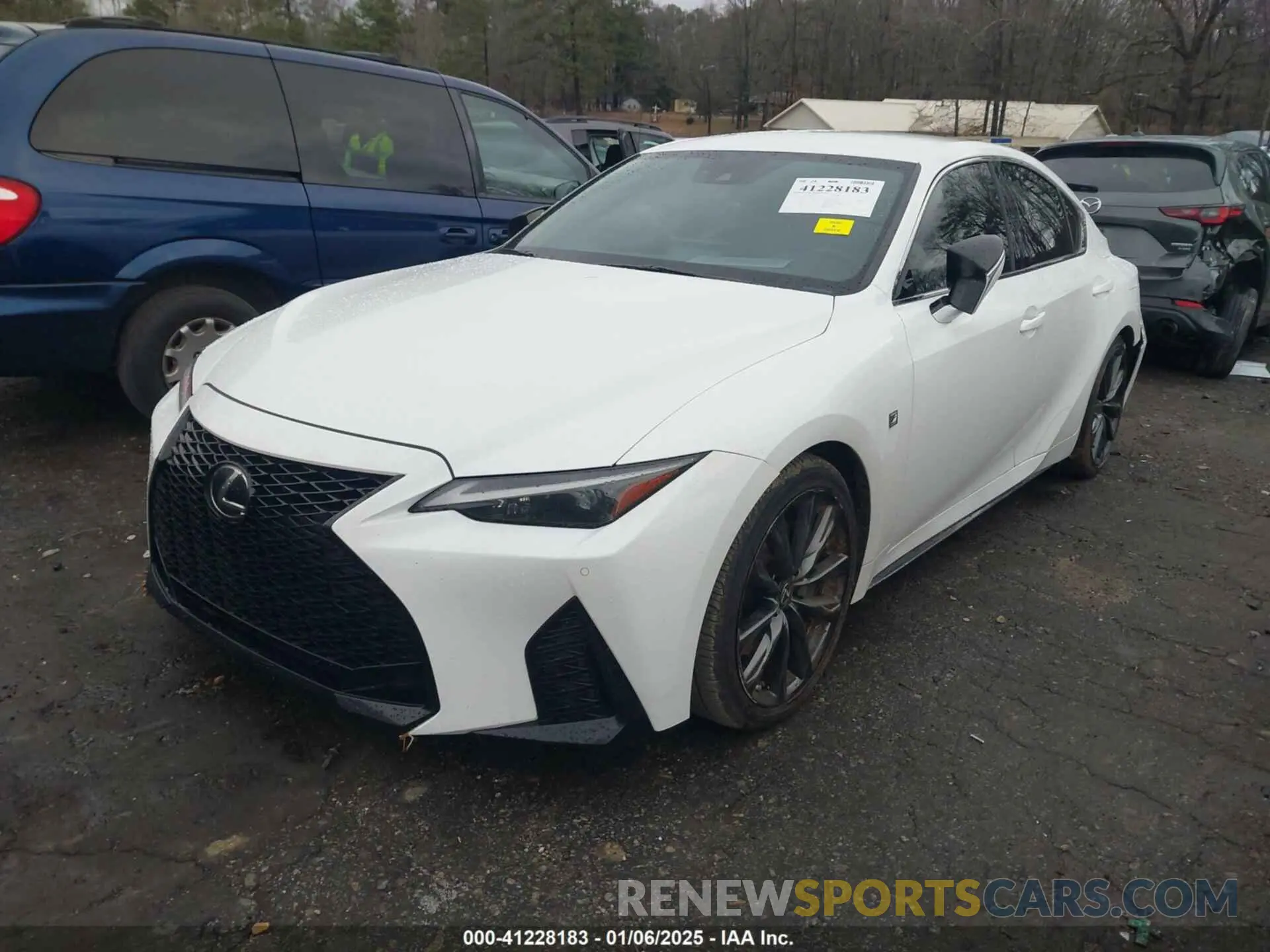 2 Фотография поврежденного автомобиля JTHGZ1B23M5039150 LEXUS IS 350 2021